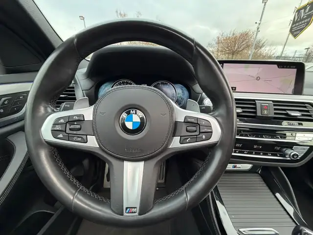 BMW X4 view 11
