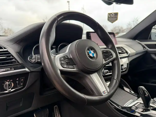 BMW X4 view 9