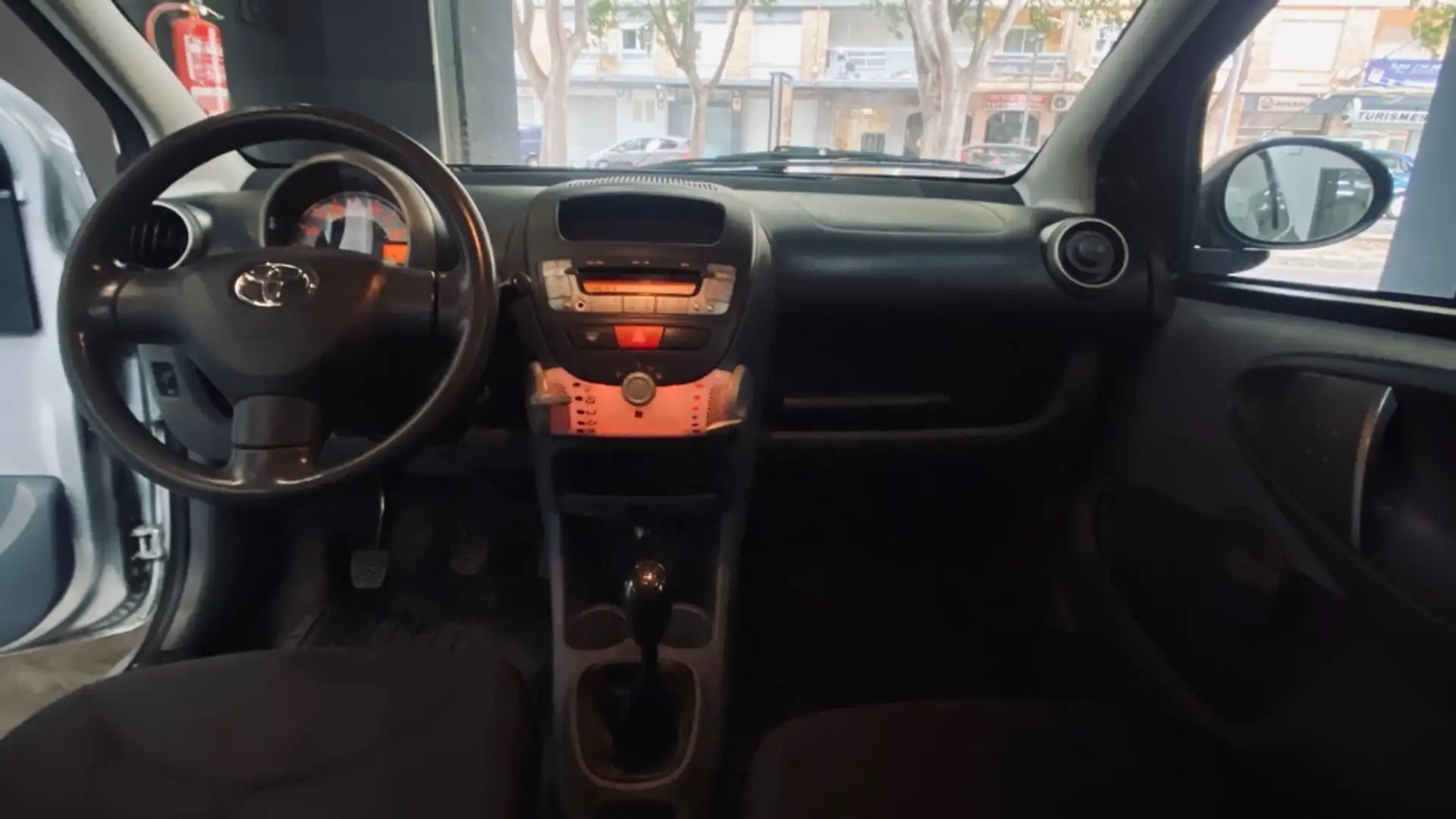 Toyota Aygo 1.0 VVT-i Connect Gris - 2