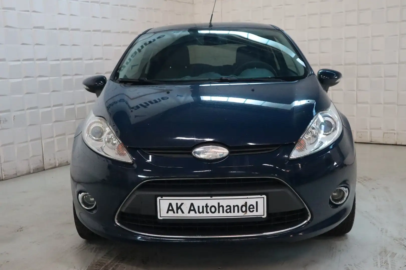 Ford Fiesta Titanium Klimaautomatik SHZ 8-fach Blau - 2