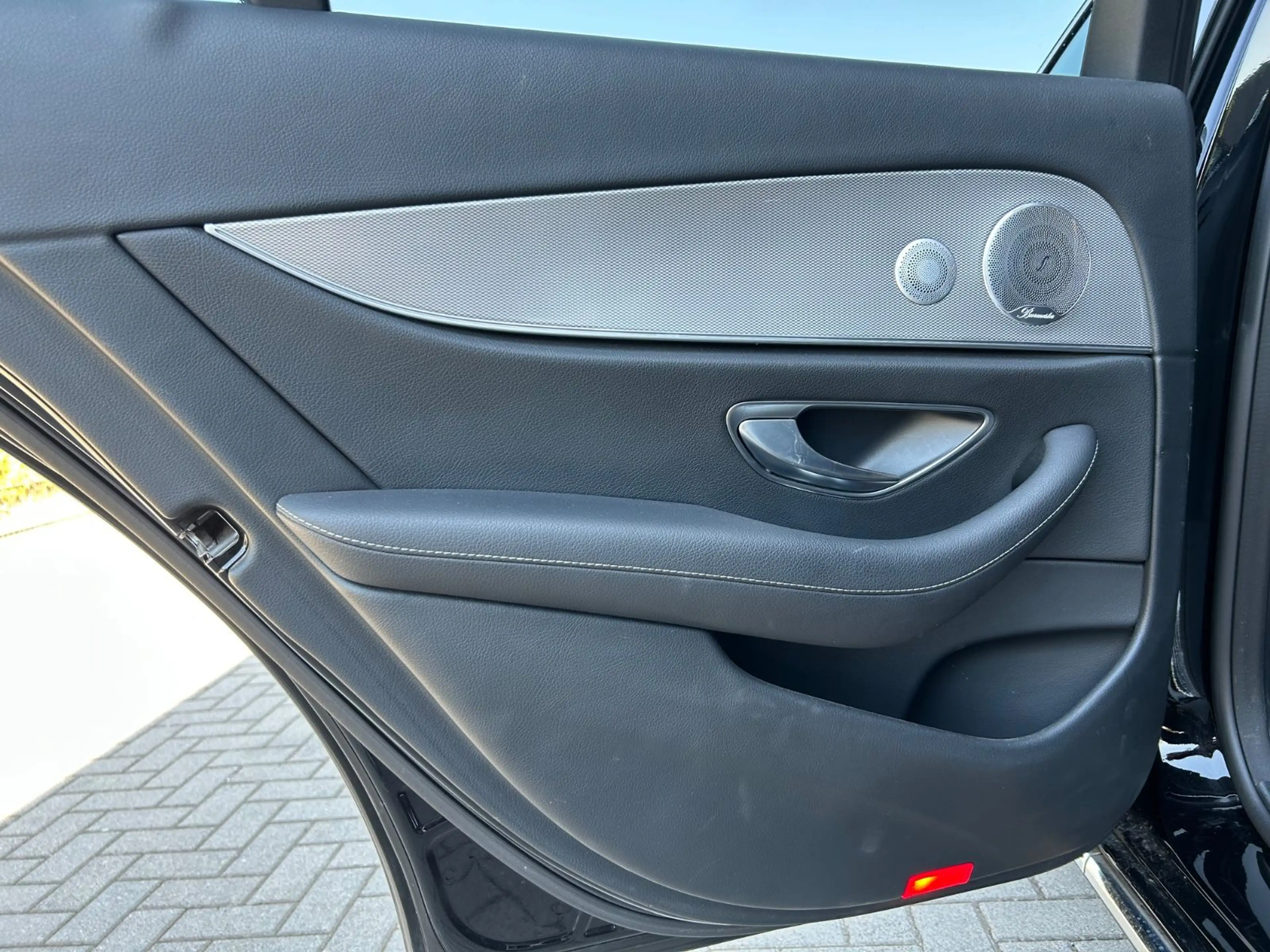 Mercedes-Benz E 300 de T Burmester|MultiB|Avantga|App|aktPark| — photo 15