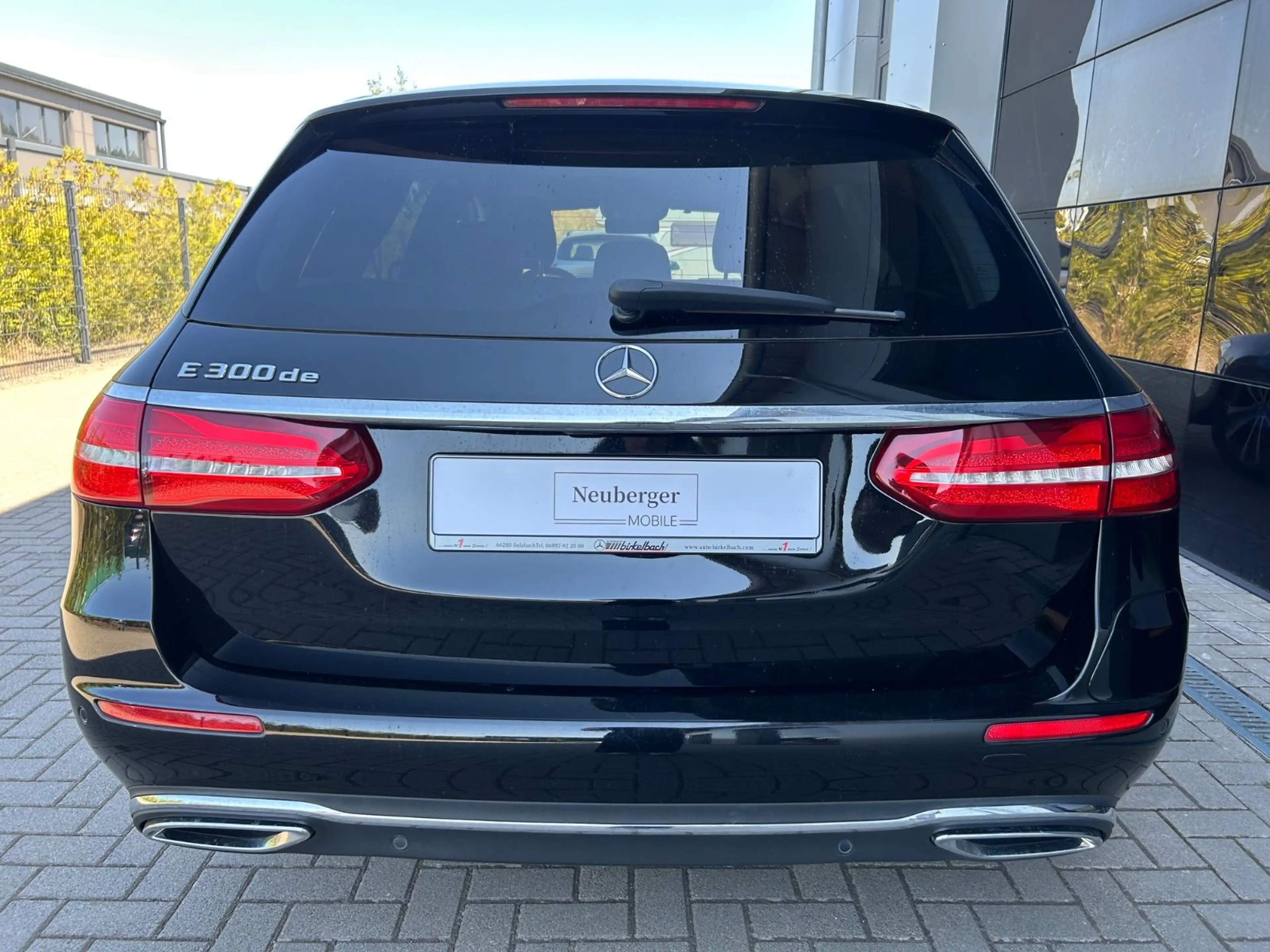 Mercedes-Benz E 300 de T Burmester|MultiB|Avantga|App|aktPark| — photo 4