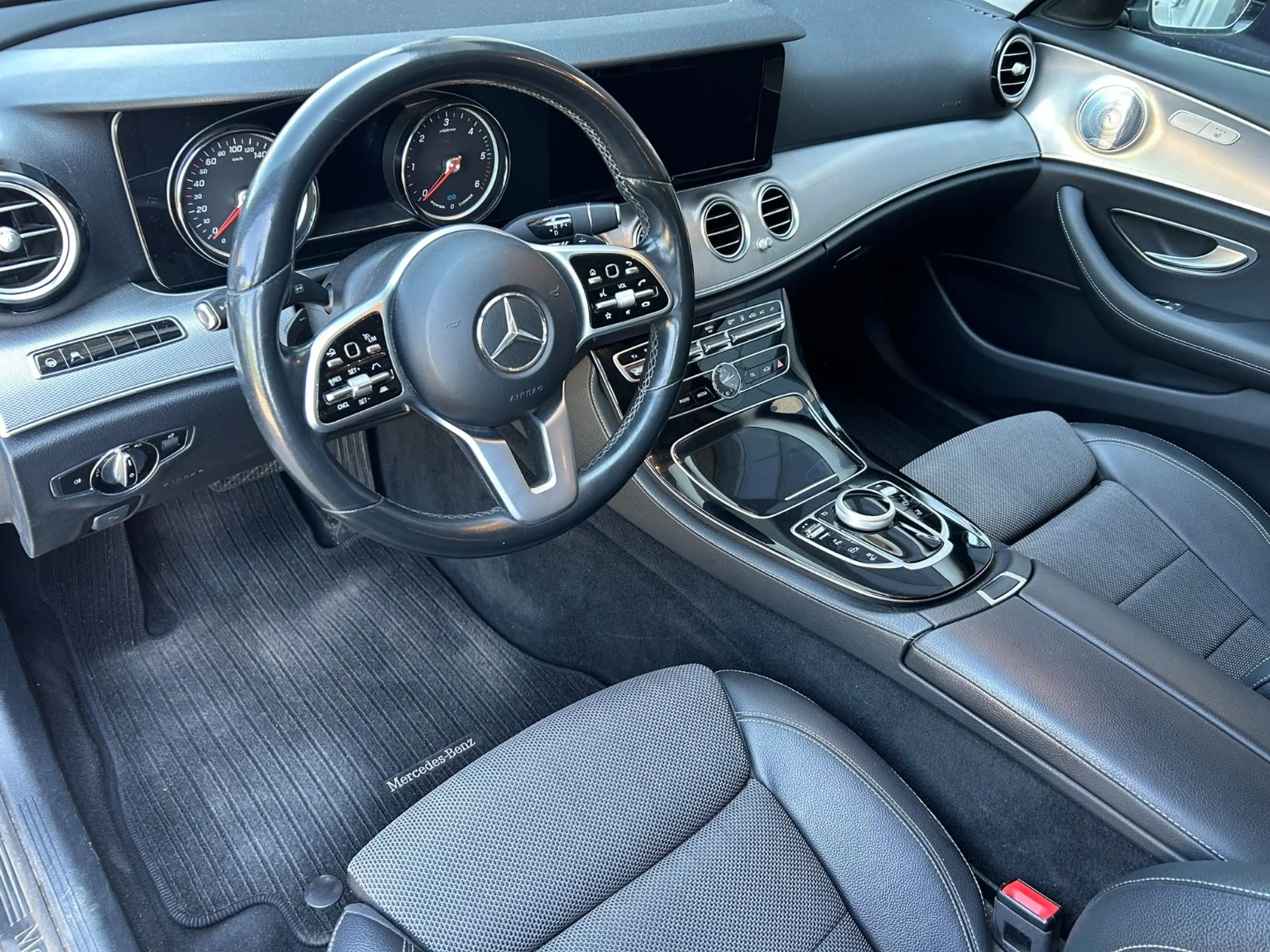 Mercedes-Benz E 300 de T Burmester|MultiB|Avantga|App|aktPark| — photo 10