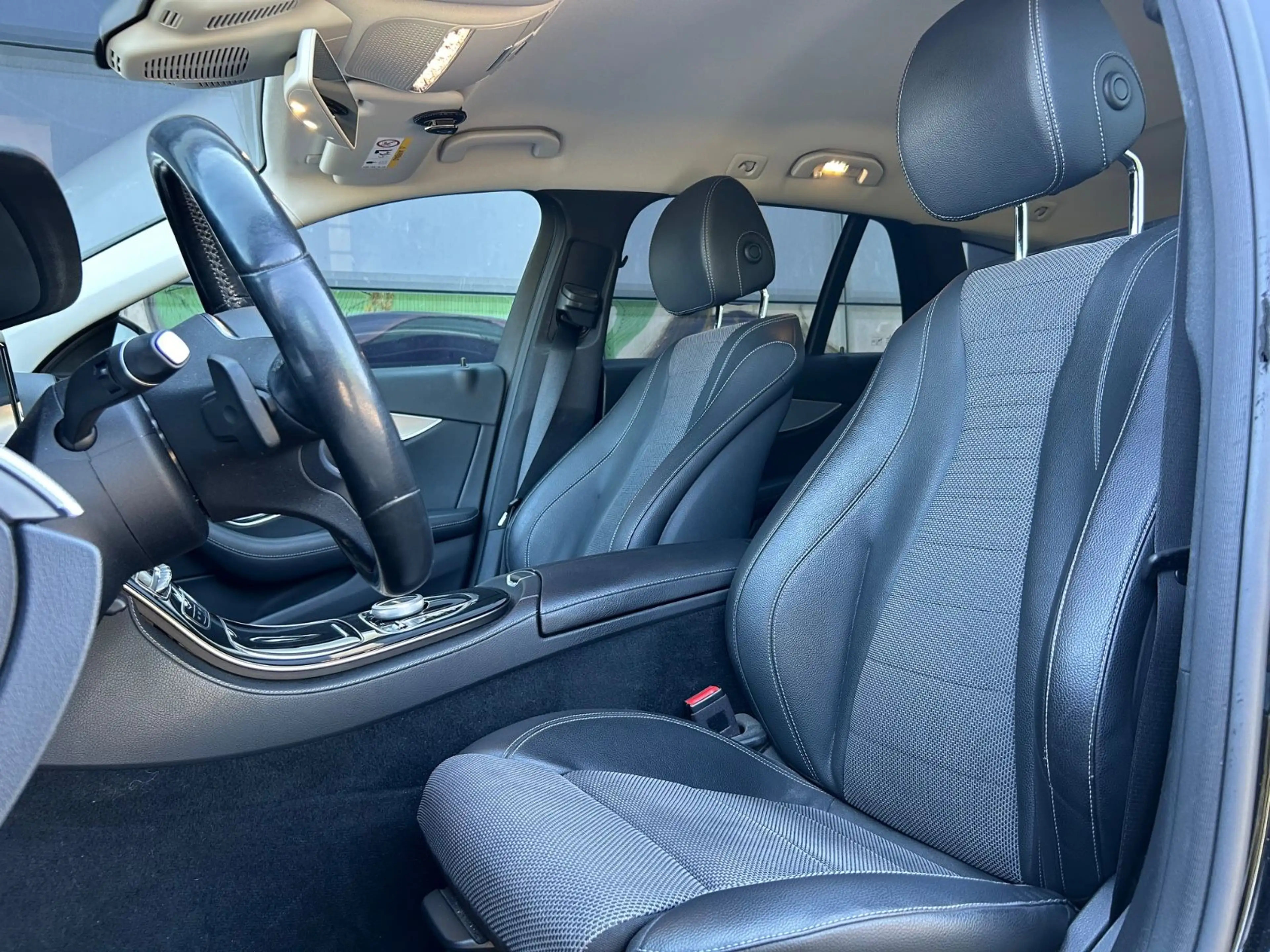 Mercedes-Benz E 300 de T Burmester|MultiB|Avantga|App|aktPark| — photo 11