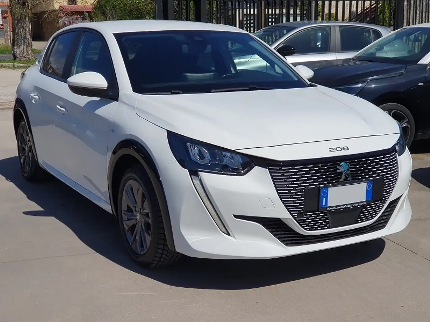 Peugeot 208 e-208 136CV Motore Elettrico 50kWh 5P TOUCH 7 PARK Blanco - 1