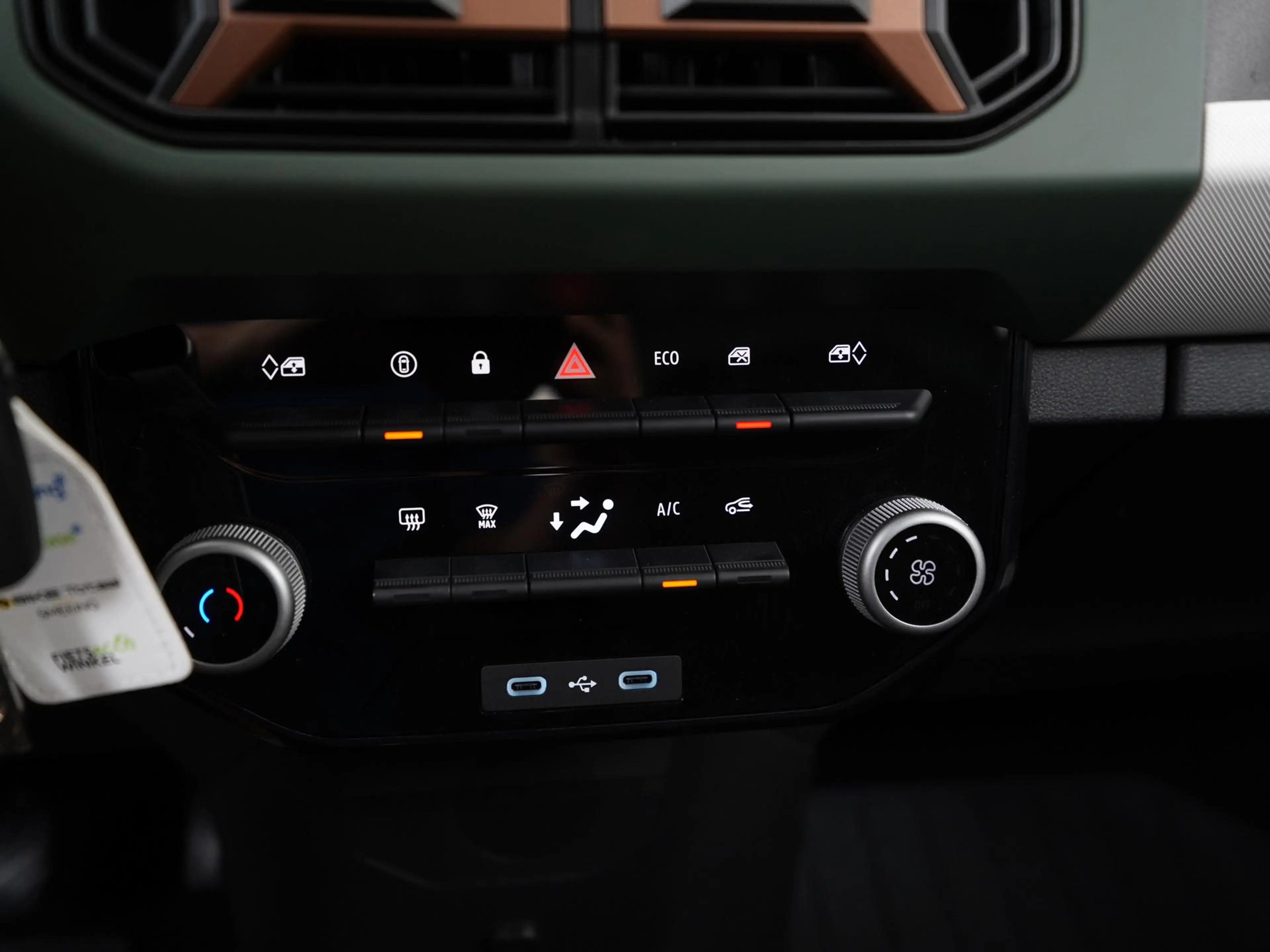 Dacia Spring Extreme 65 26.8 kWh | DC-snelladen | Achteruitcame — photo 11