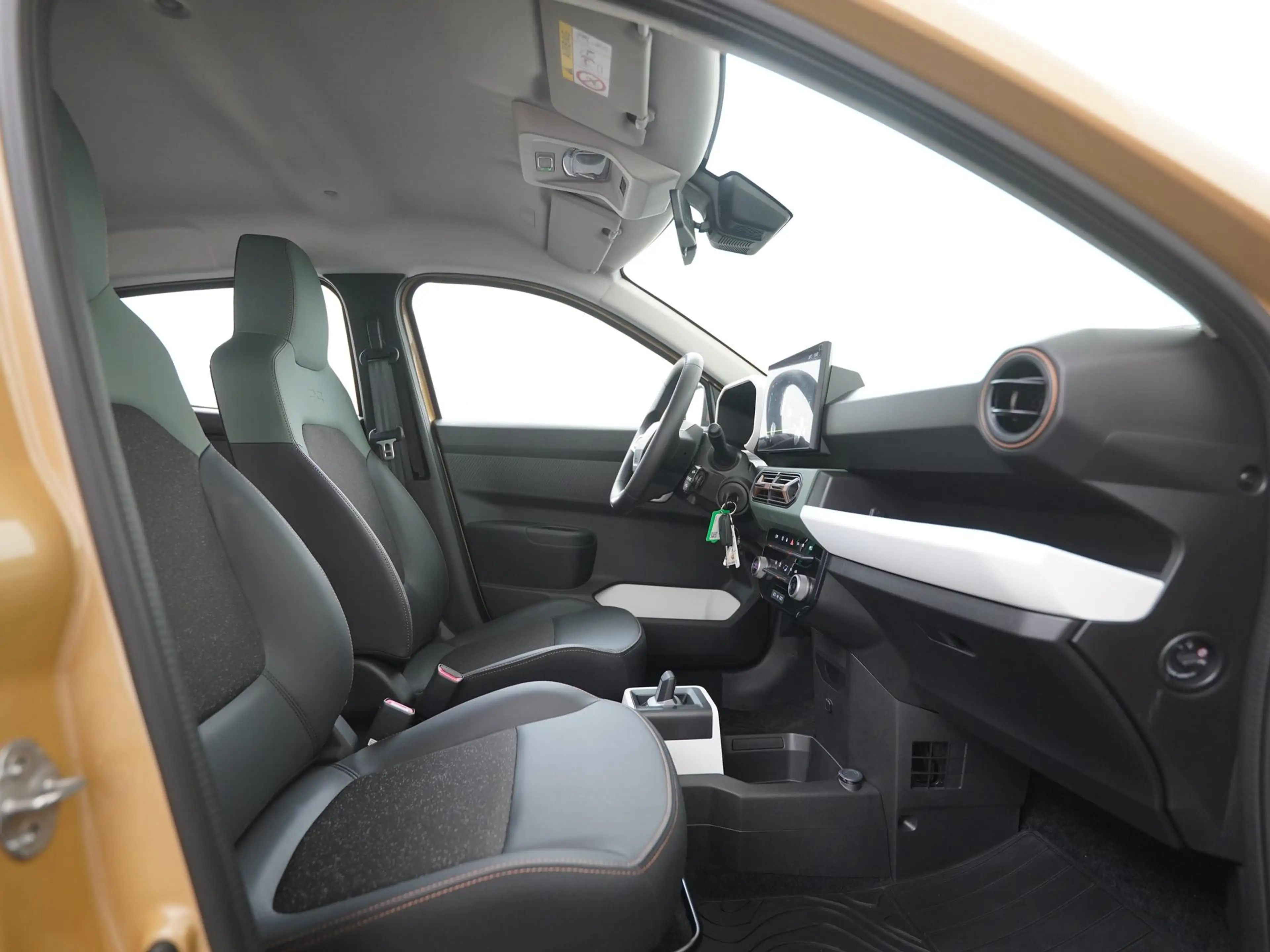 Dacia Spring Extreme 65 26.8 kWh | DC-snelladen | Achteruitcame — photo 3