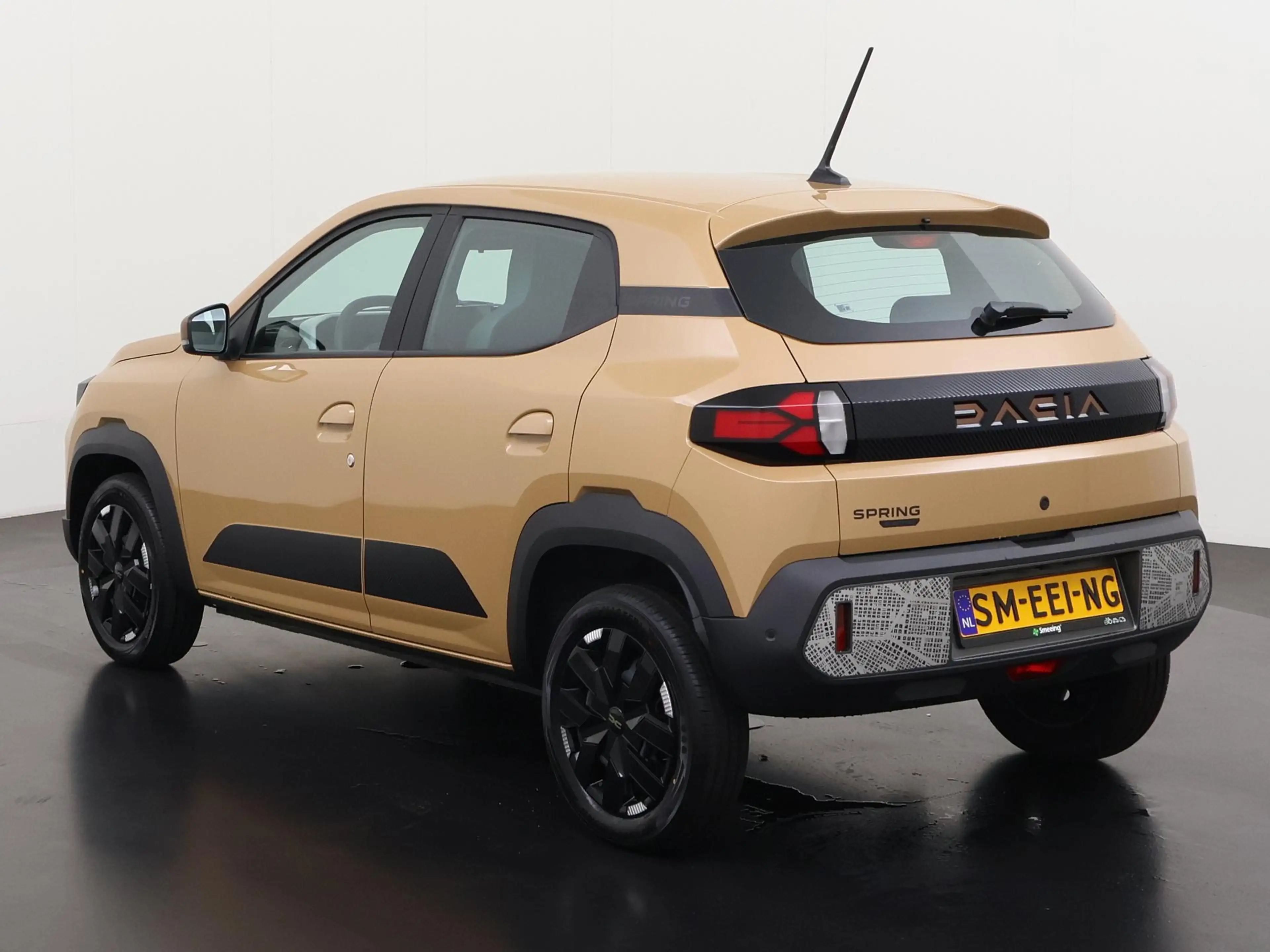 Dacia Spring Extreme 65 26.8 kWh | DC-snelladen | Achteruitcame — photo 6