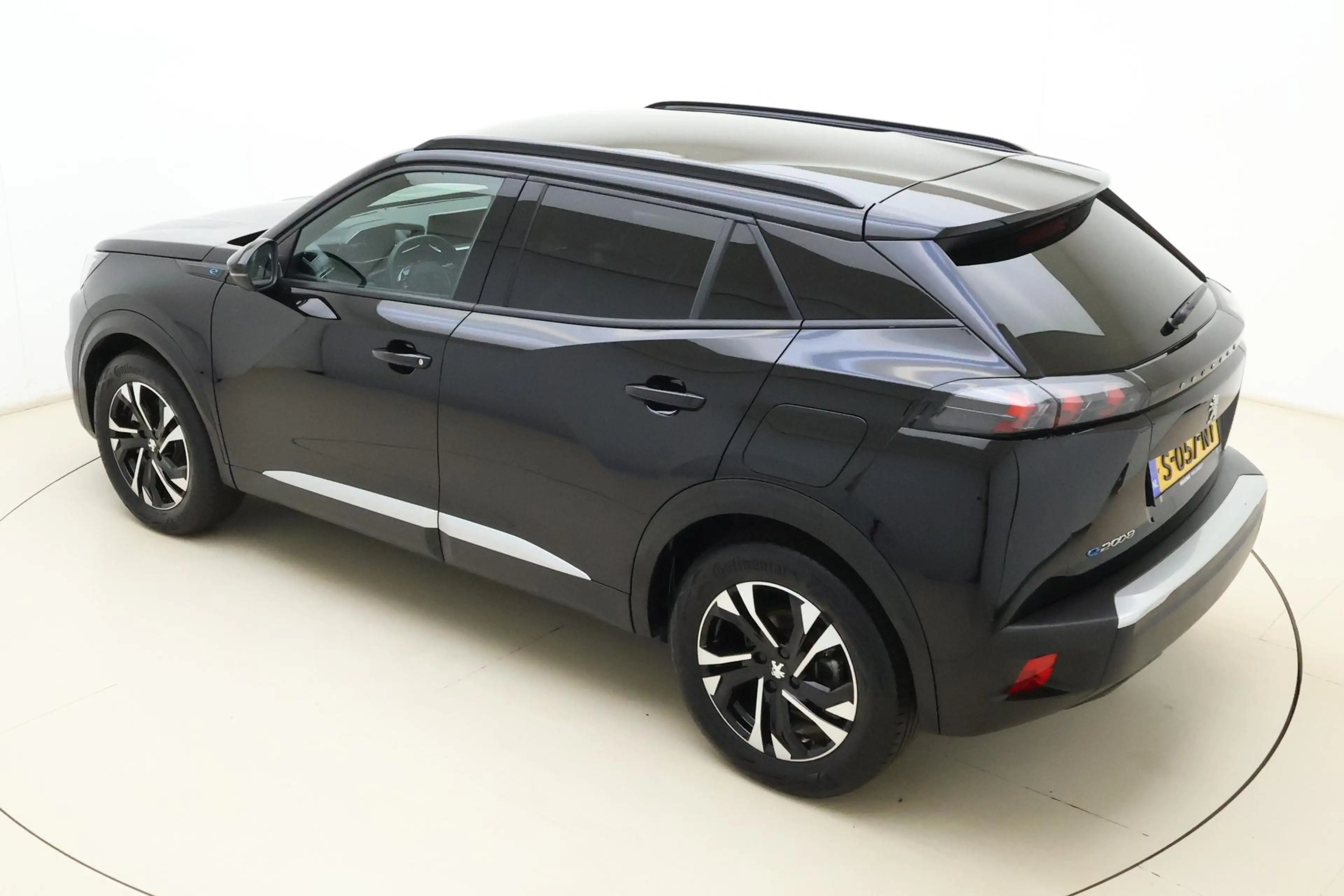 Peugeot e-2008 EV Allure Pack 50 kWh | Apple carplay/Android auto — photo 5