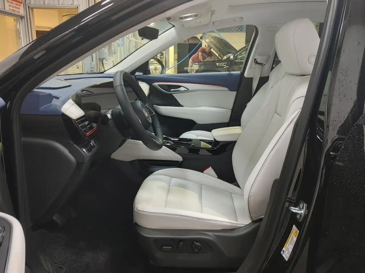 Buick Envision photo Buick Envision