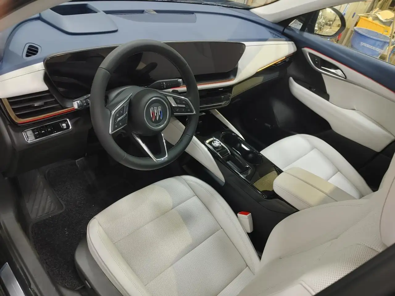 Buick Envision photo Buick Envision