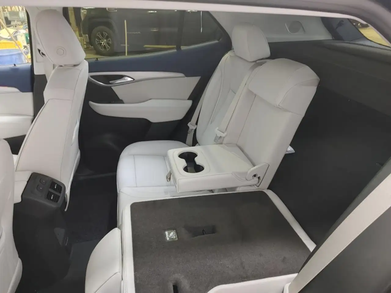 Buick Envision photo Buick Envision