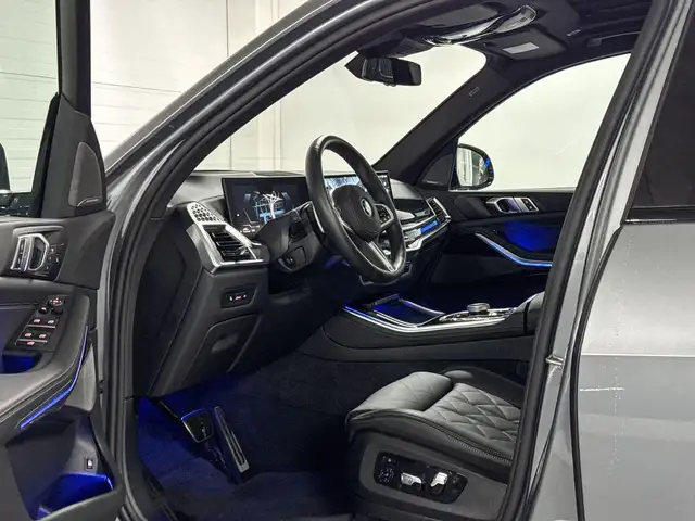 BMW X5 view 8