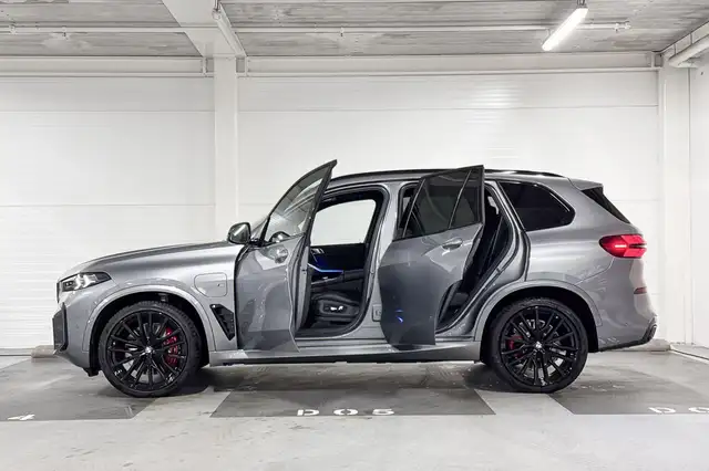 BMW X5 view 3
