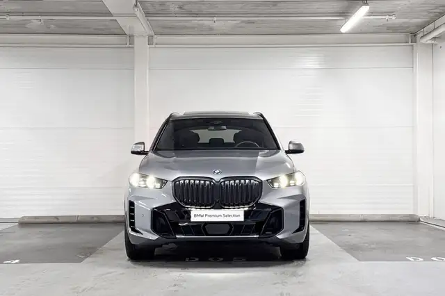 BMW X5 view 5