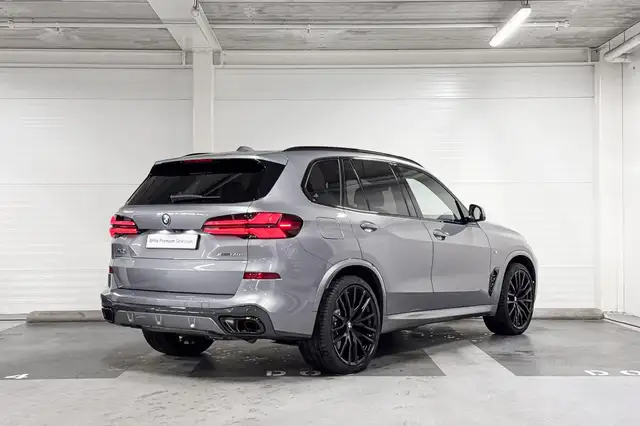BMW X5 view 6
