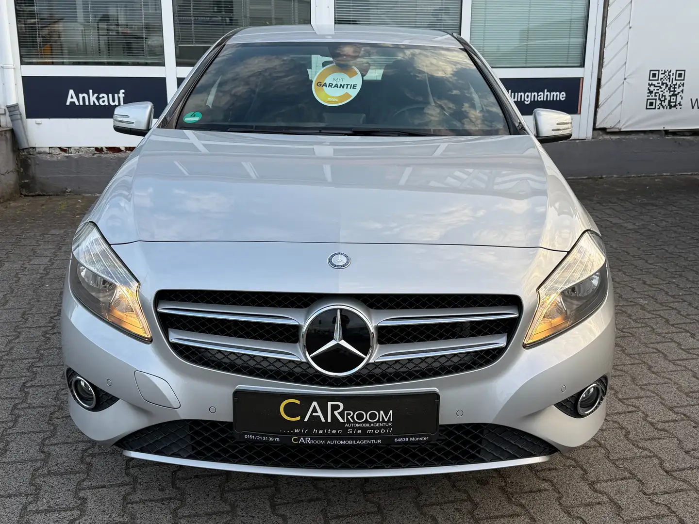 Mercedes-Benz A 180 A 180 BlueEfficiency*Navi*Shz.*Service NEU*8-Fach* Plateado - 2