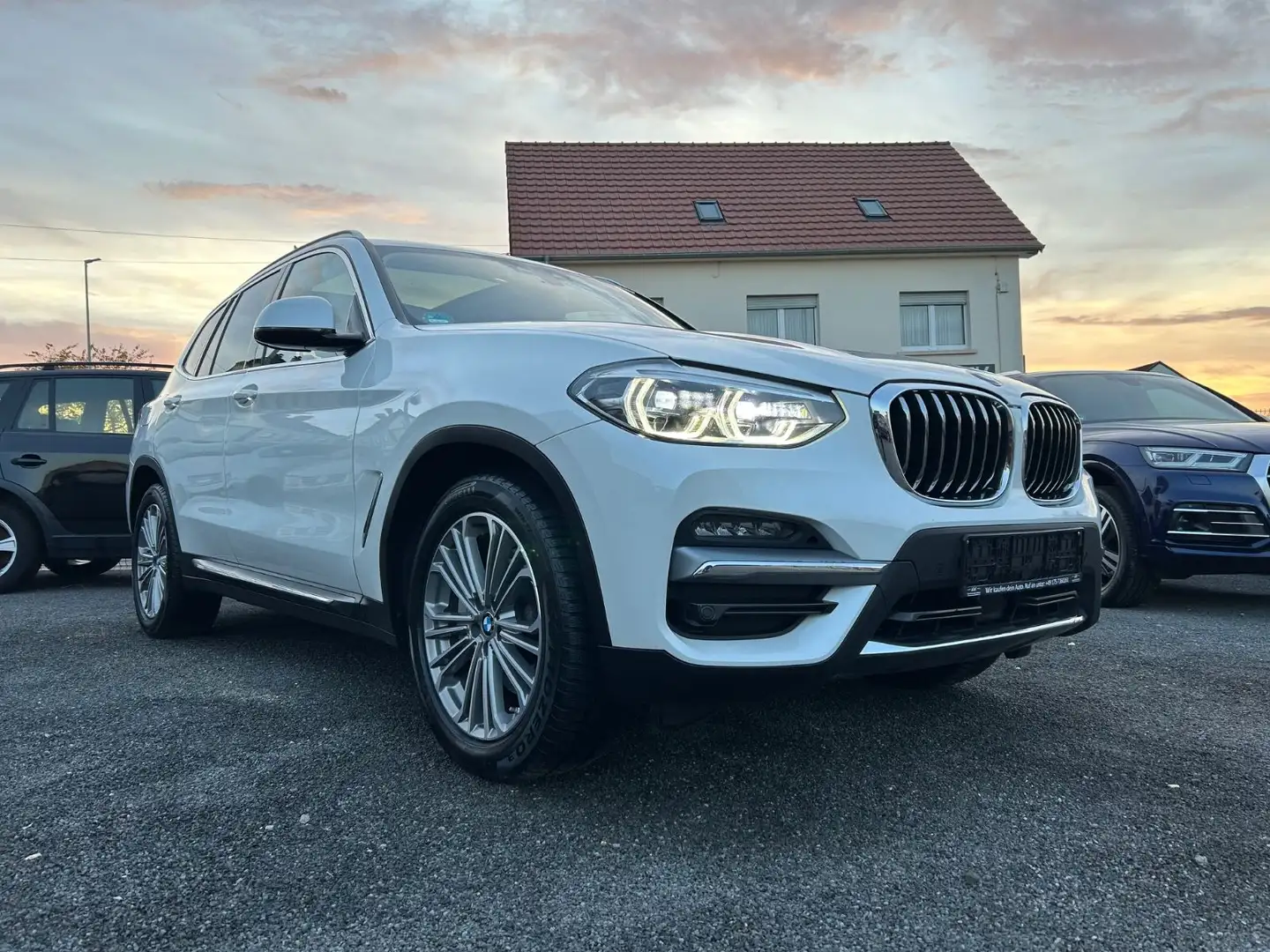 BMW X3 xDrive 30d LUXURY LINE STANDHZ + H&K + PANO Weiß - 1