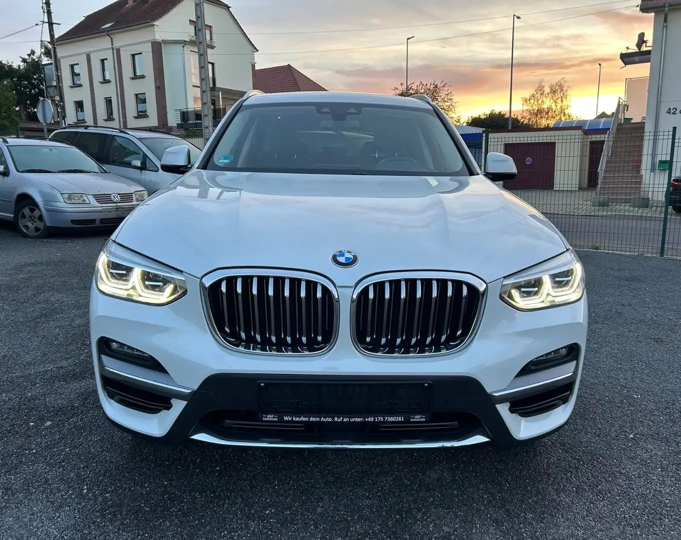 BMW X3 xDrive 30d LUXURY LINE STANDHZ + H&K + PANO Weiß - 2