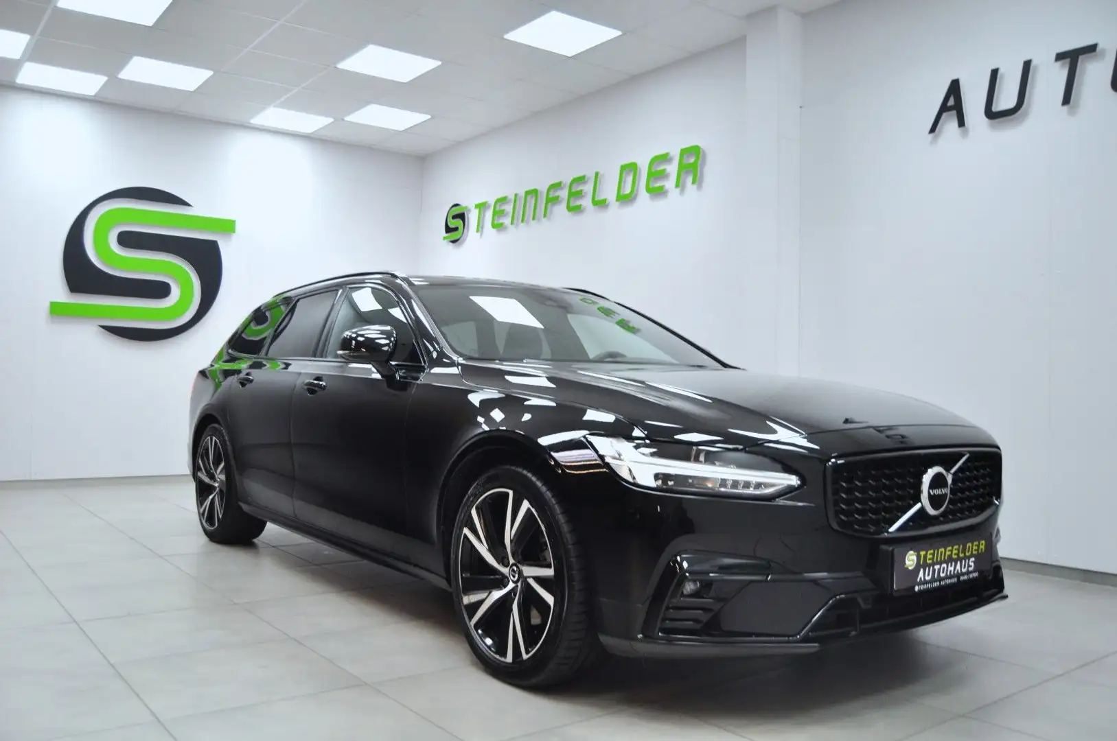 Volvo V90 B4 R Design AWD / LED / AHK / MEMORY / RKAM Negro - 1