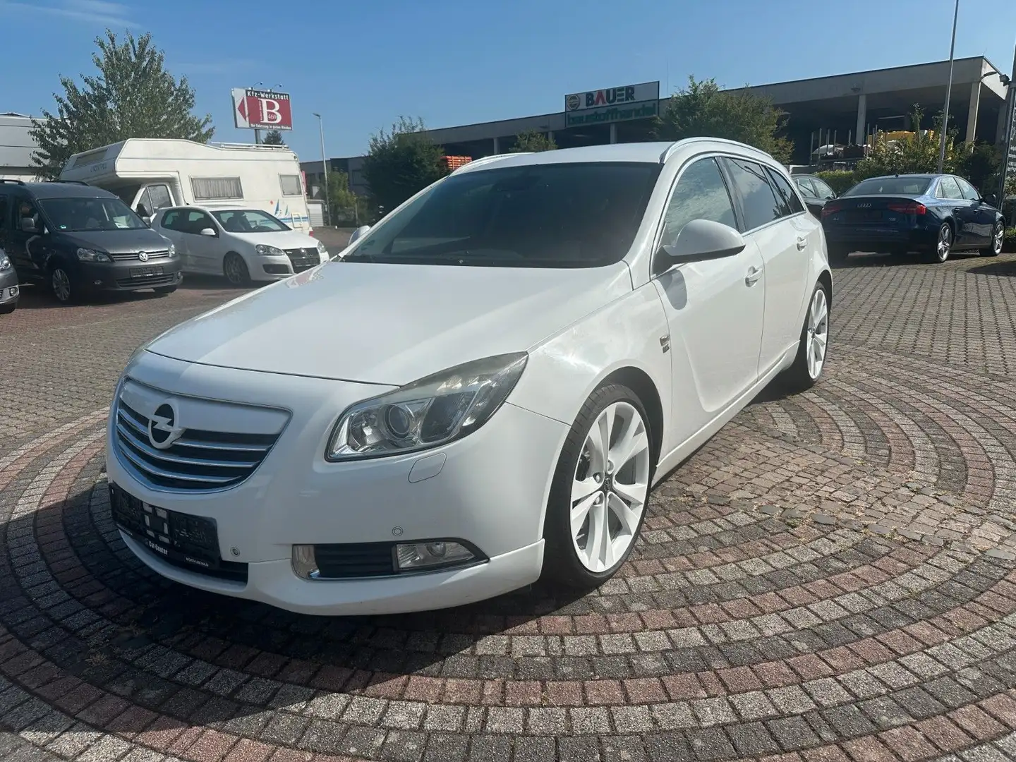 Opel Insignia A OPC-Line Leder,Navi,Xenon,20 Zoll White - 1