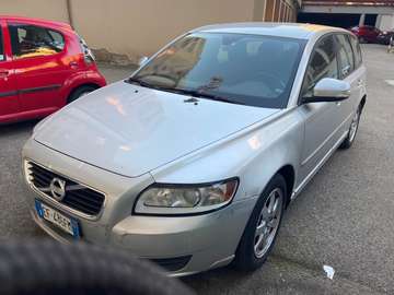 V50 2.0 d3 Kinetic 150cv geartronic