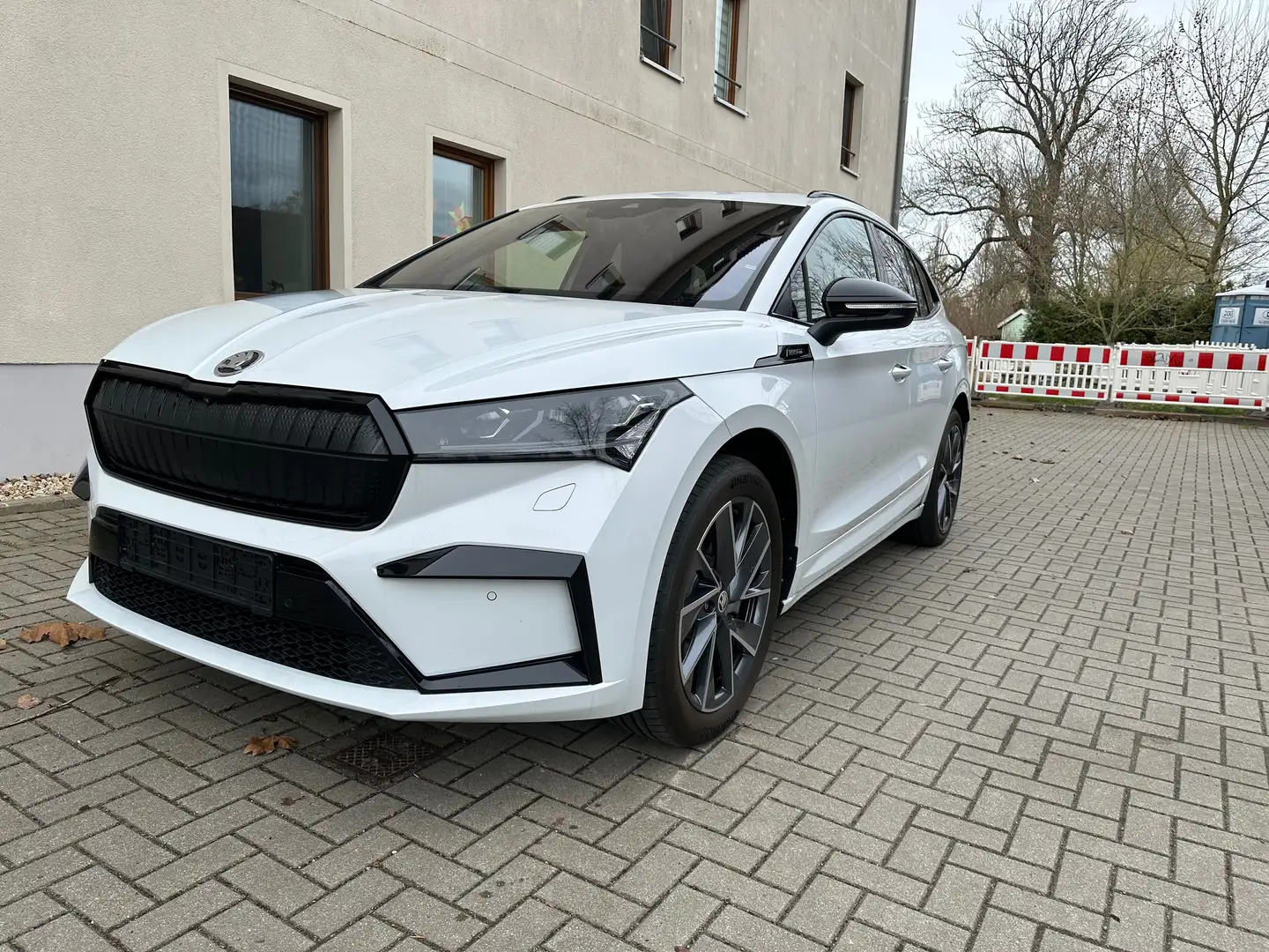 Skoda Enyaq 80 x Sportline Alb - 1