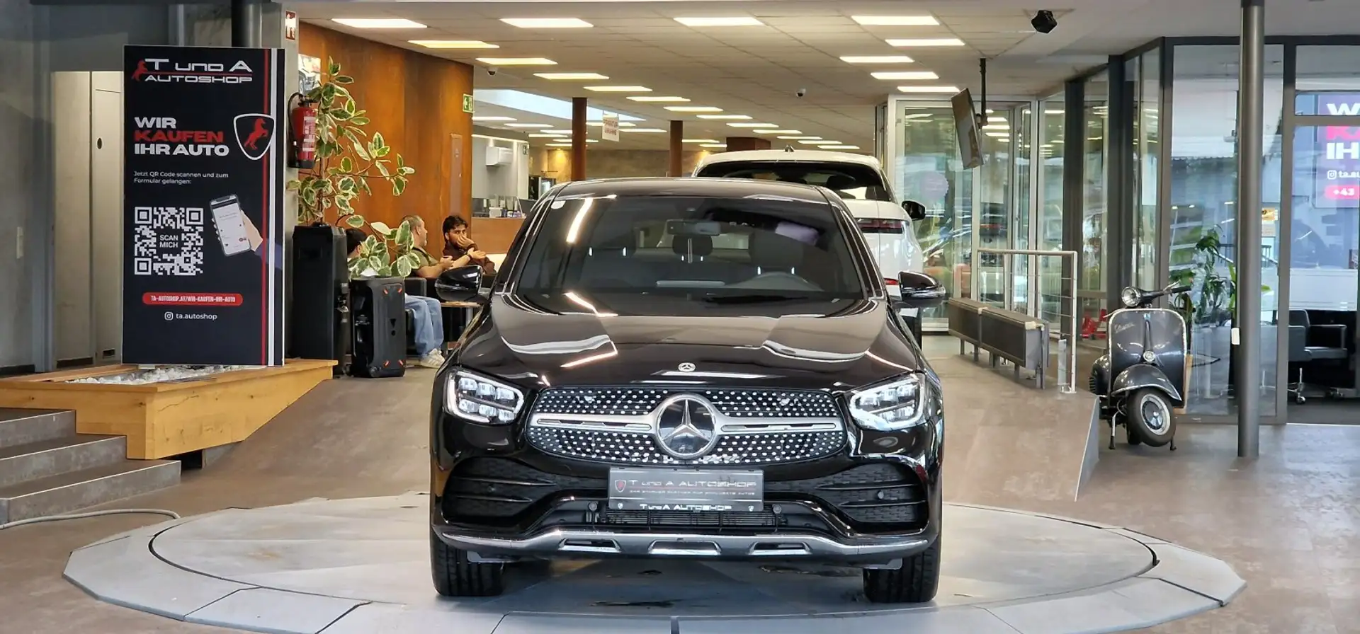 Mercedes-Benz GLC 200 4Matic Coupe AMG-Line 1-Hand Aut. *AHK*Kamera*20Zo Schwarz - 2