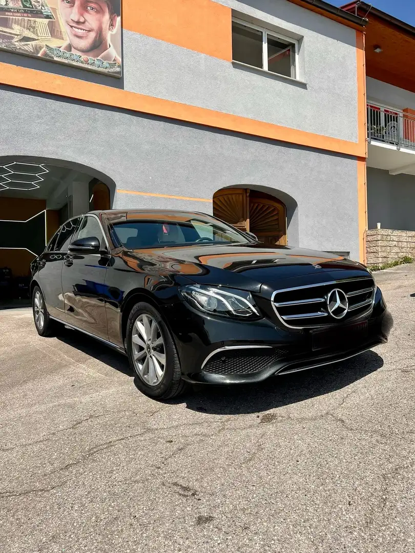 Mercedes-Benz E 220 d Aut. - 1
