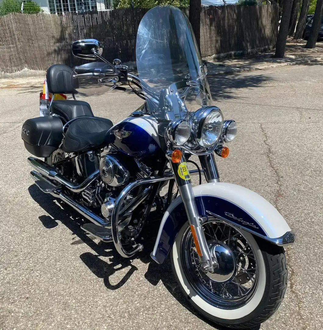 Harley-Davidson Softail Deluxe FLSTNI Blanco - 2