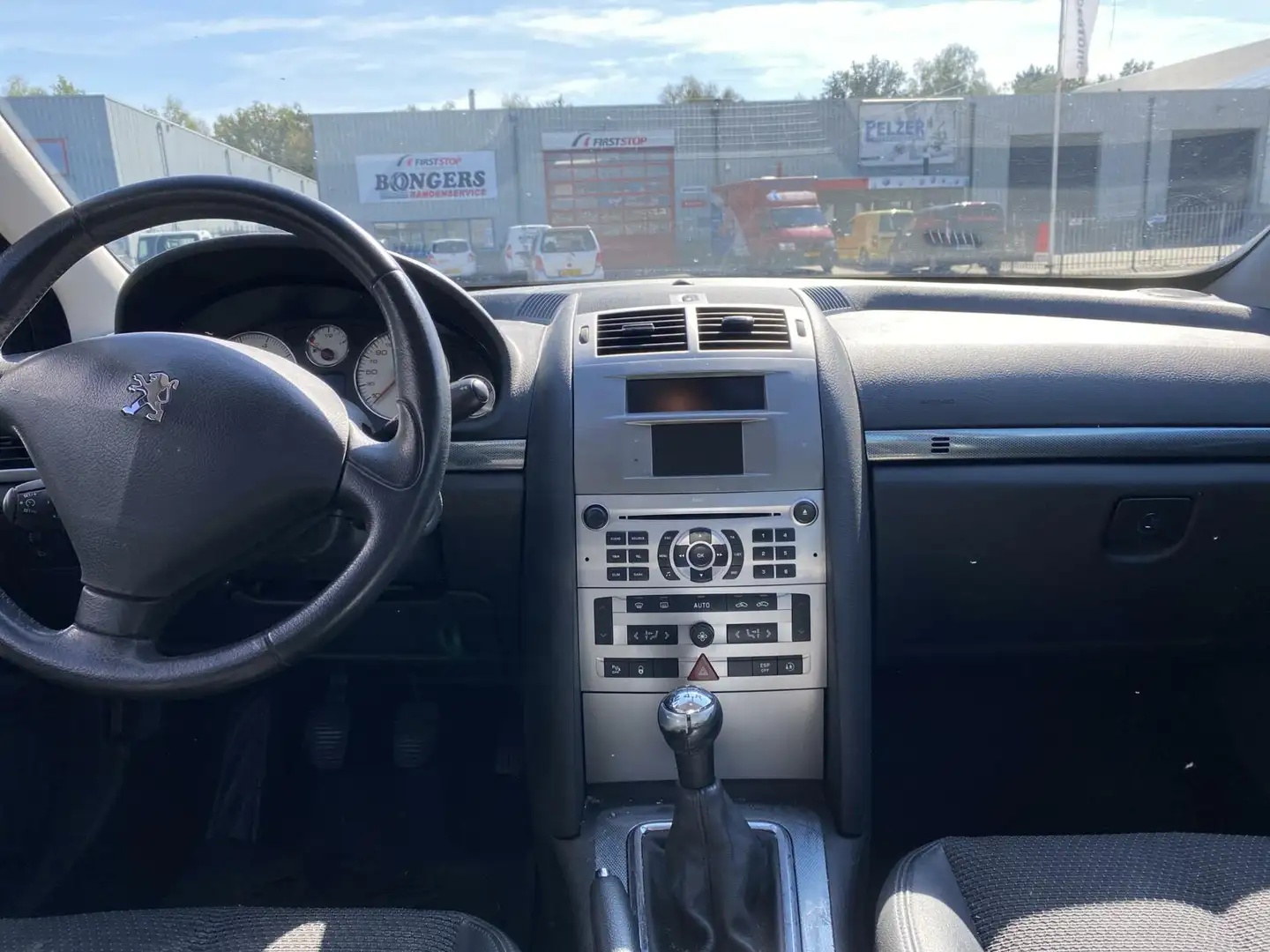 Peugeot 407 2.0-16V XT, clima, cruisecontrol, navi, pdc, trekh Zwart - 2