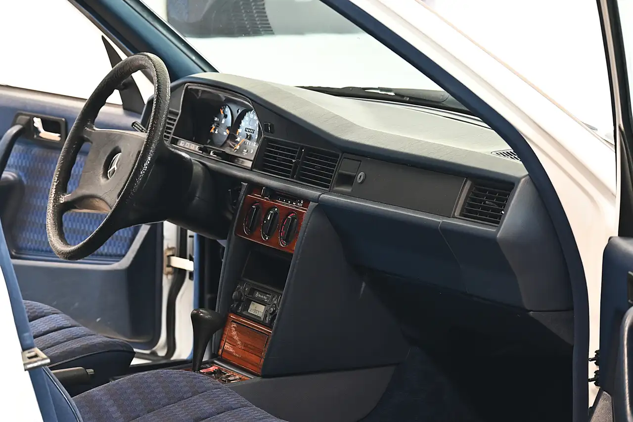 Mercedes-Benz 190 E 2.6 U9 Youngtimer, foto 9