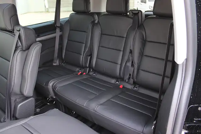 Peugeot Traveller Premium BlueHDi 180 Lang EAT8 Ansicht 10