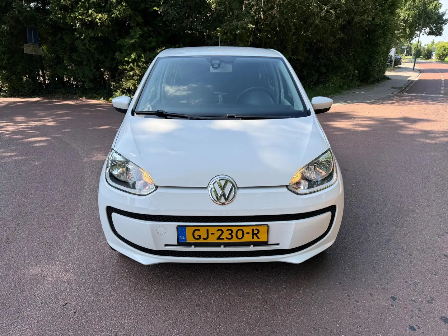 Volkswagen up! 1.0 move up! BlueMotion / Navi / Airco / NAP / Apk Wit - 2