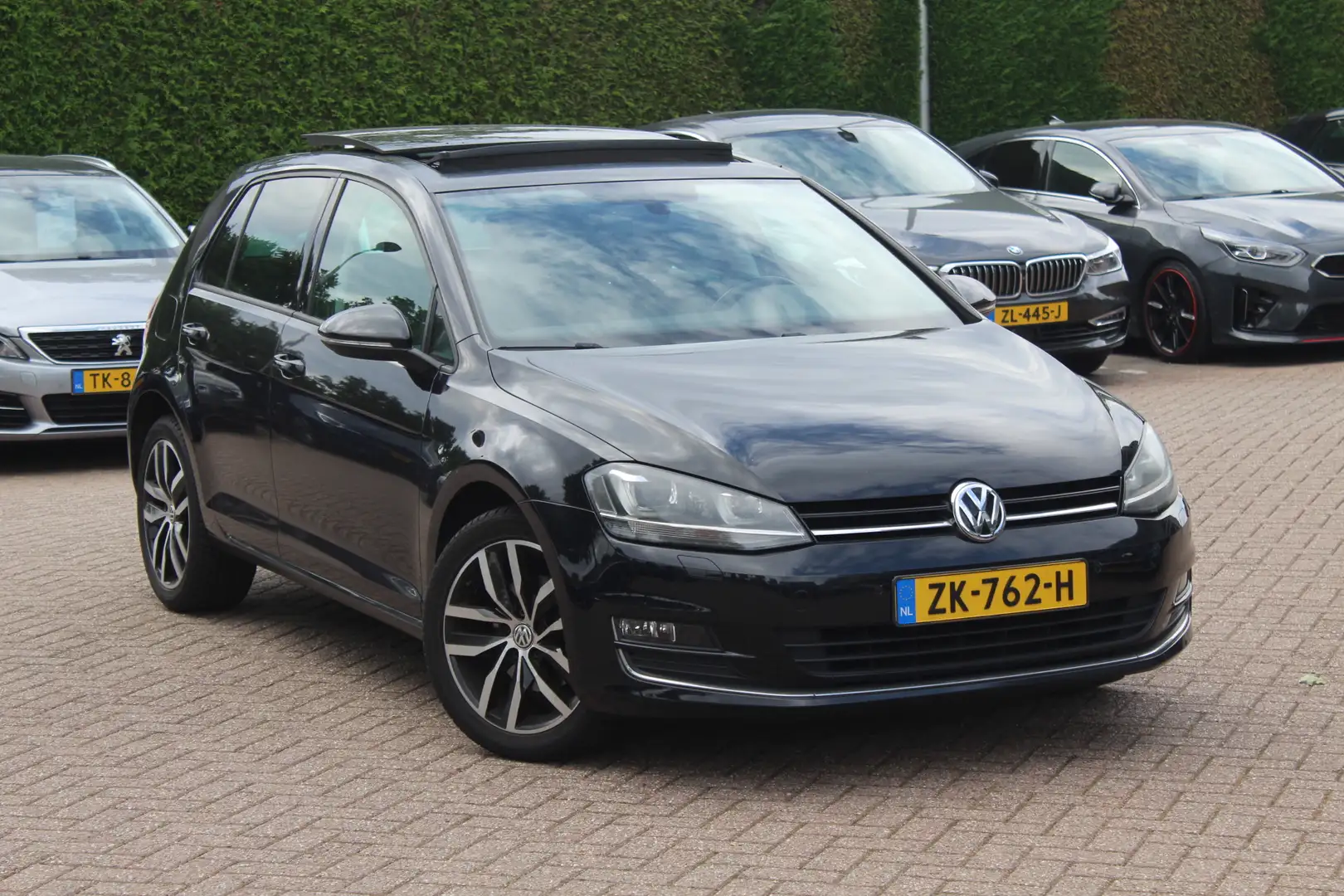 Volkswagen Golf 1.4 TSI Highline / Panoramadak / Navigatie / Parke Zwart - 1