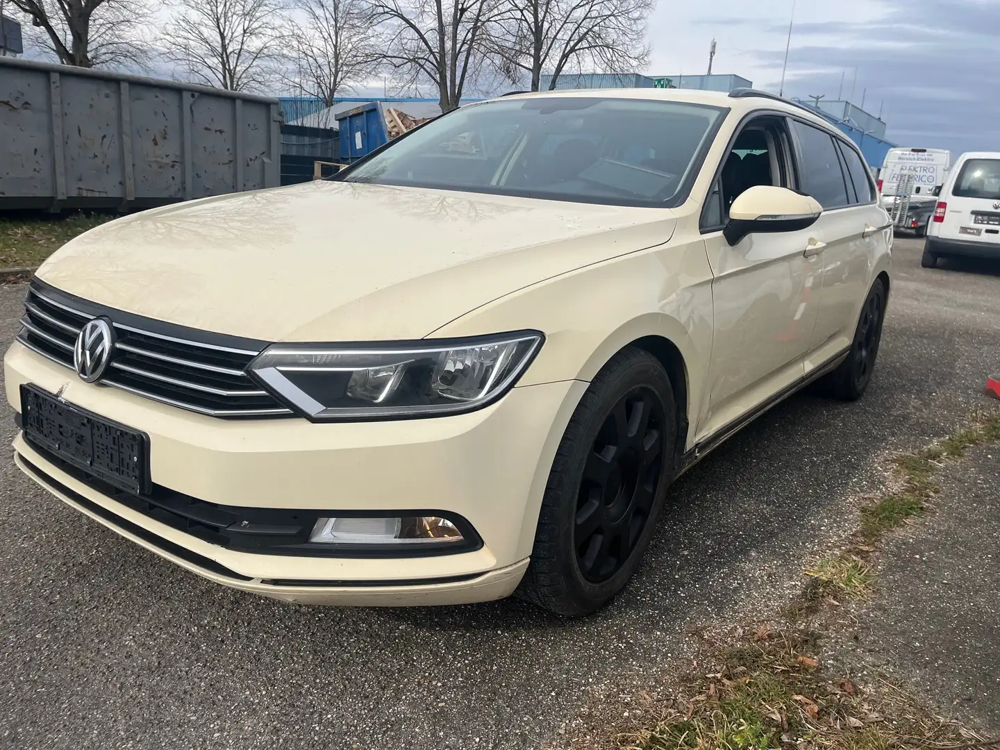 Volkswagen Passat Variant Trendline BMT/Start-Stopp DSG Beige - 2