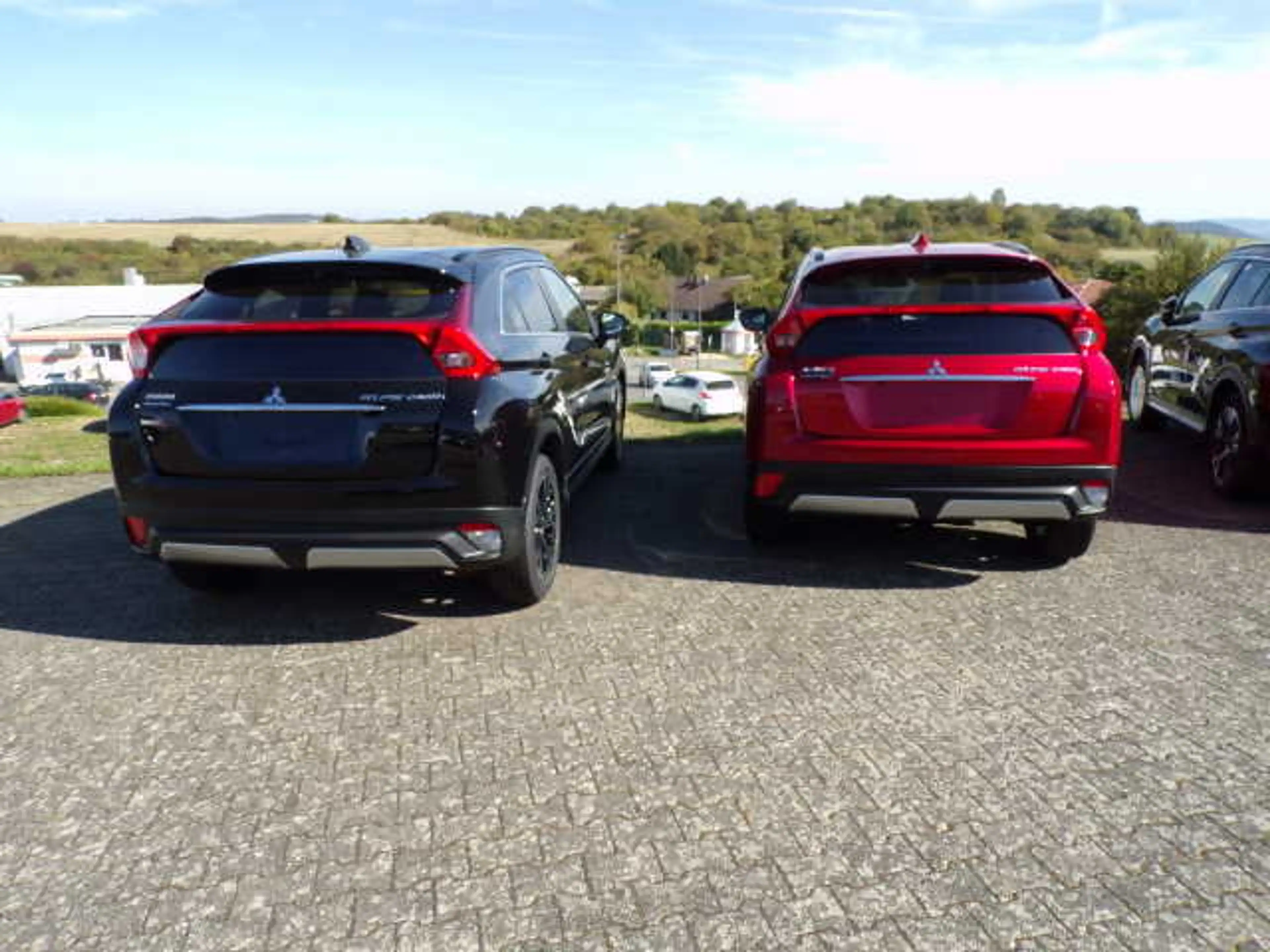 Mitsubishi Eclipse Cross 1,5 T,Diamant Edition,AT,SHZ,NSW — photo 3