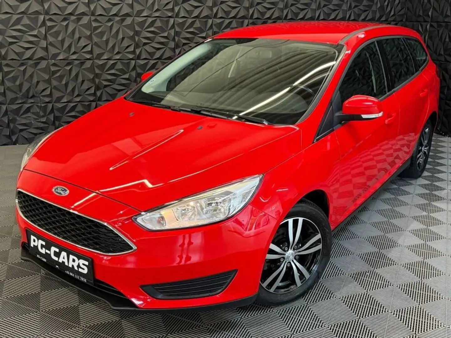 Ford Focus 1.5 TDCi Trend Rouge - 1