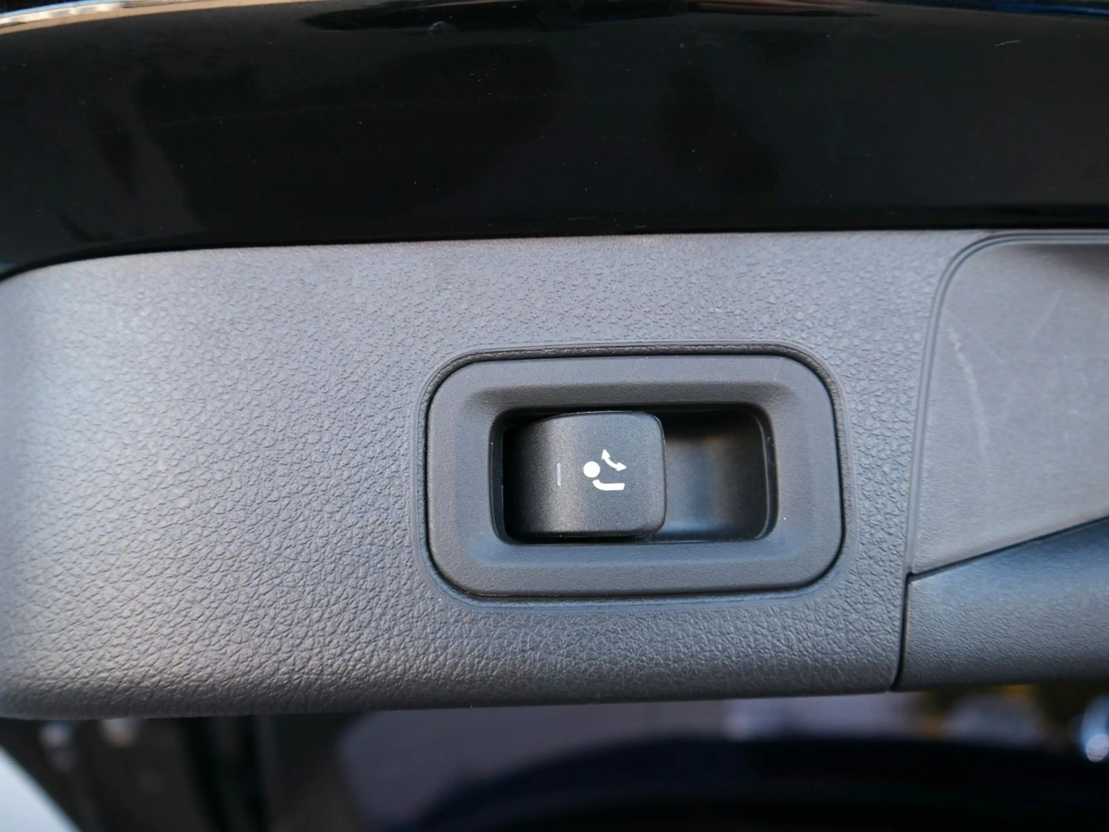 Mercedes-Benz B 200 Progressive NAVI-PREM/LED/AHK/PDC — photo 12