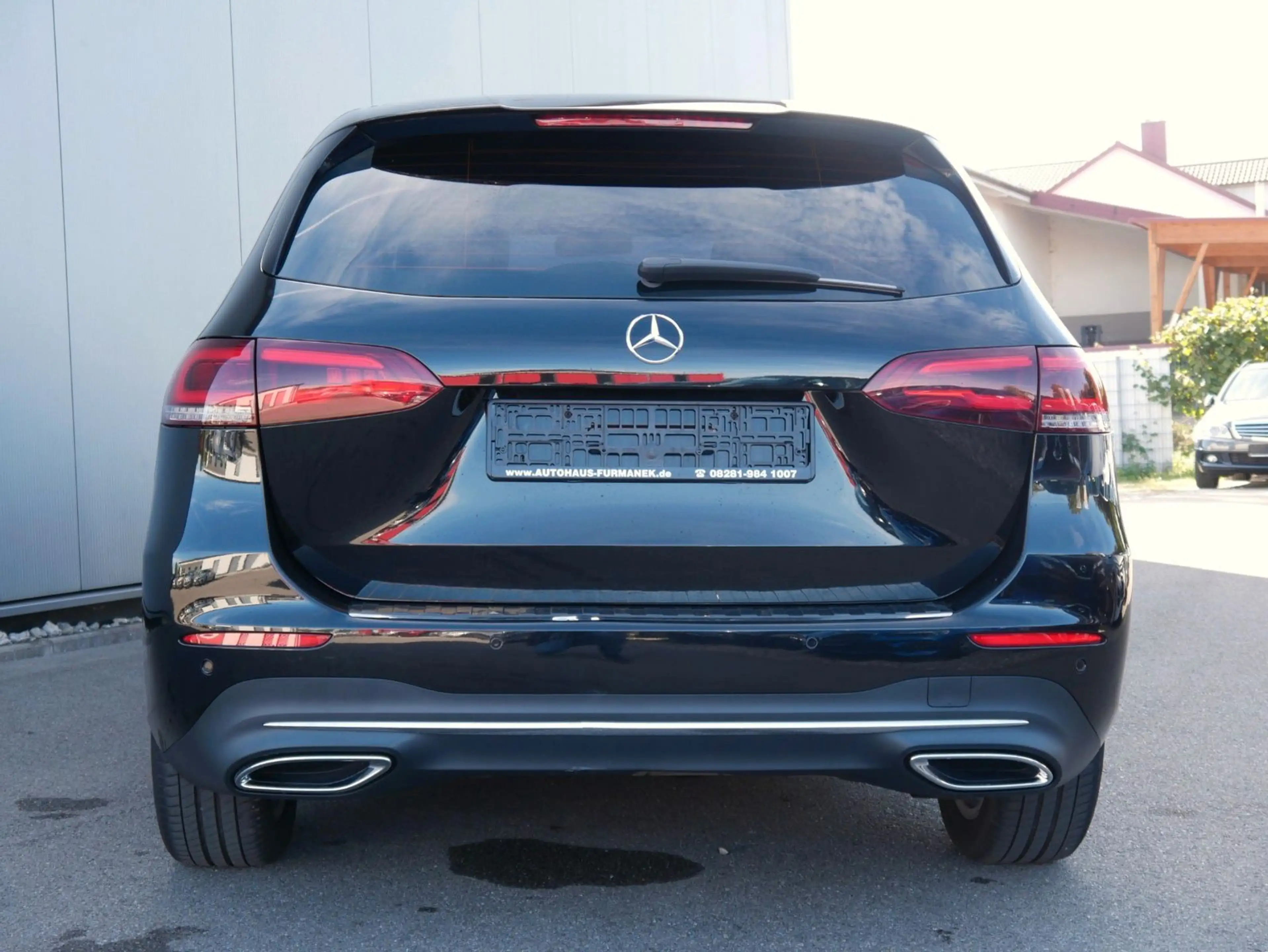 Mercedes-Benz B 200 Progressive NAVI-PREM/LED/AHK/PDC — photo 3