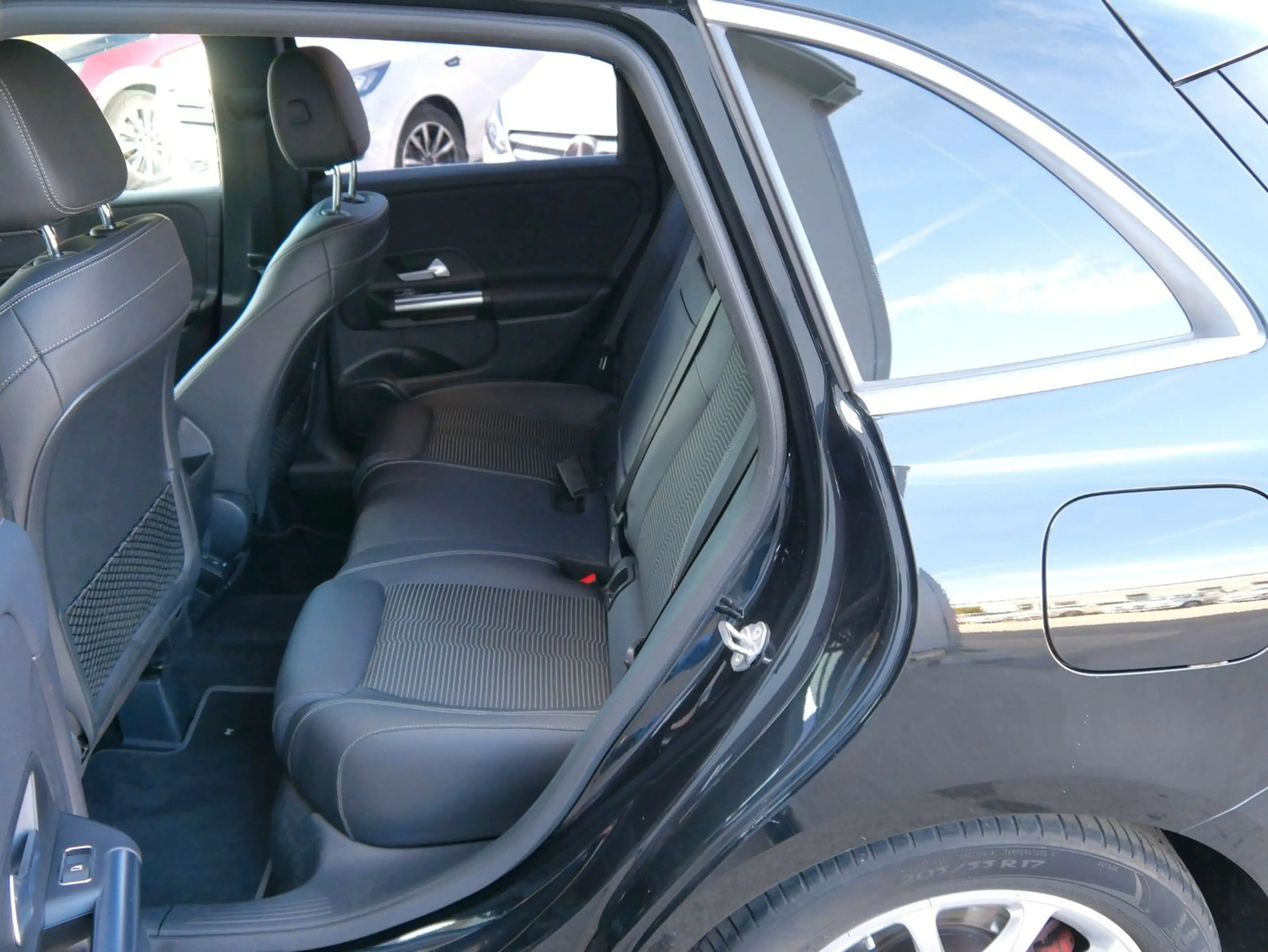 Mercedes-Benz B 200 Progressive NAVI-PREM/LED/AHK/PDC — photo 9