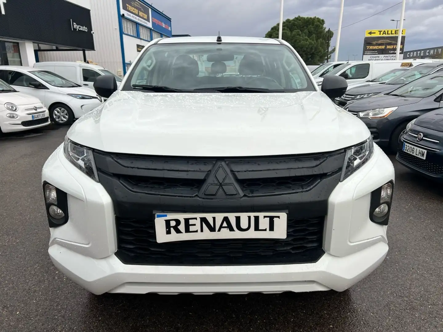 Mitsubishi L200 2.2DI-D Doble Cabina 6AT Motion Blanco - 2