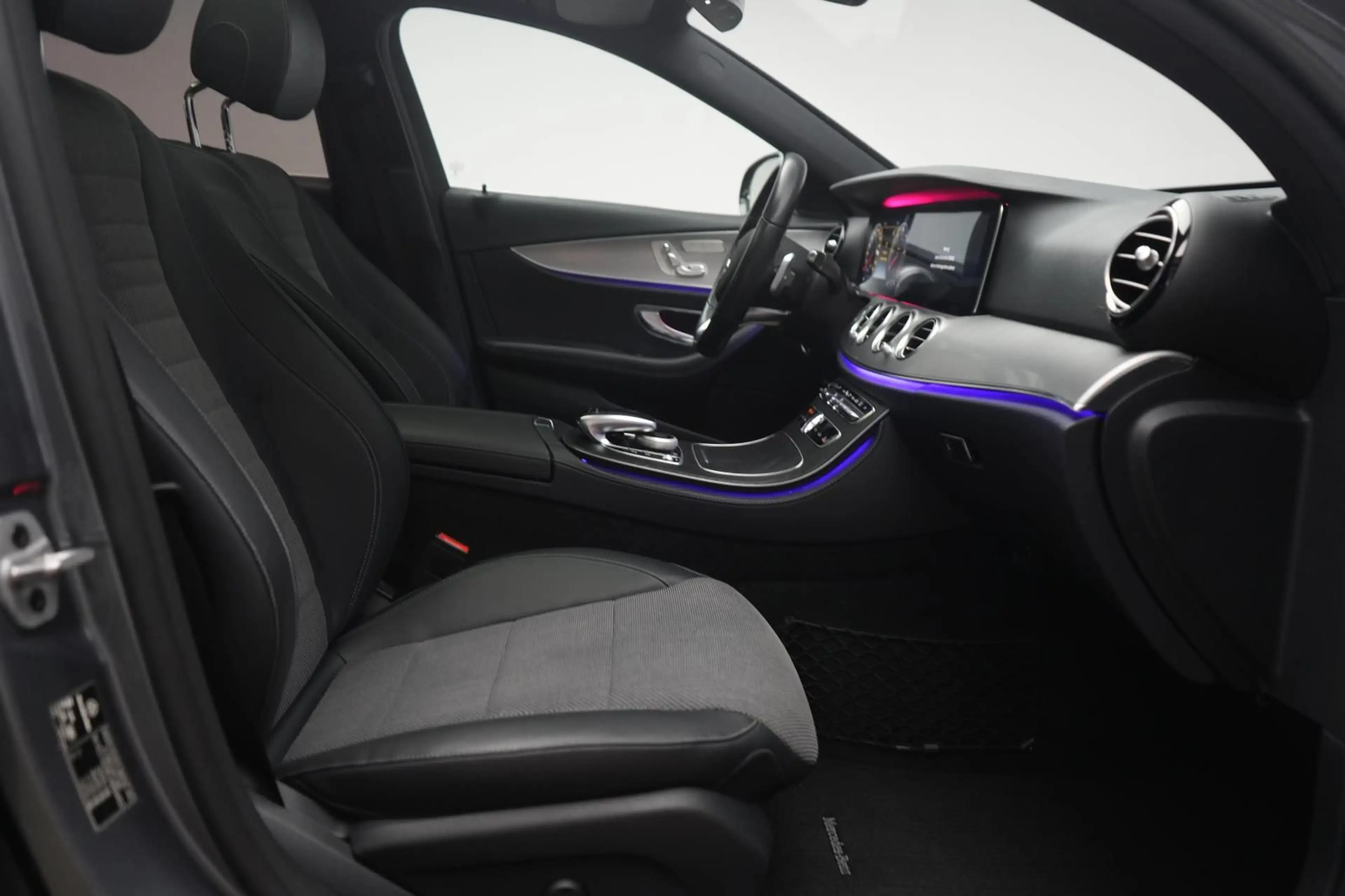 Mercedes-Benz E 300 d T 9G-Tronic AMG Distronic/Kamera/Burmest — photo 6