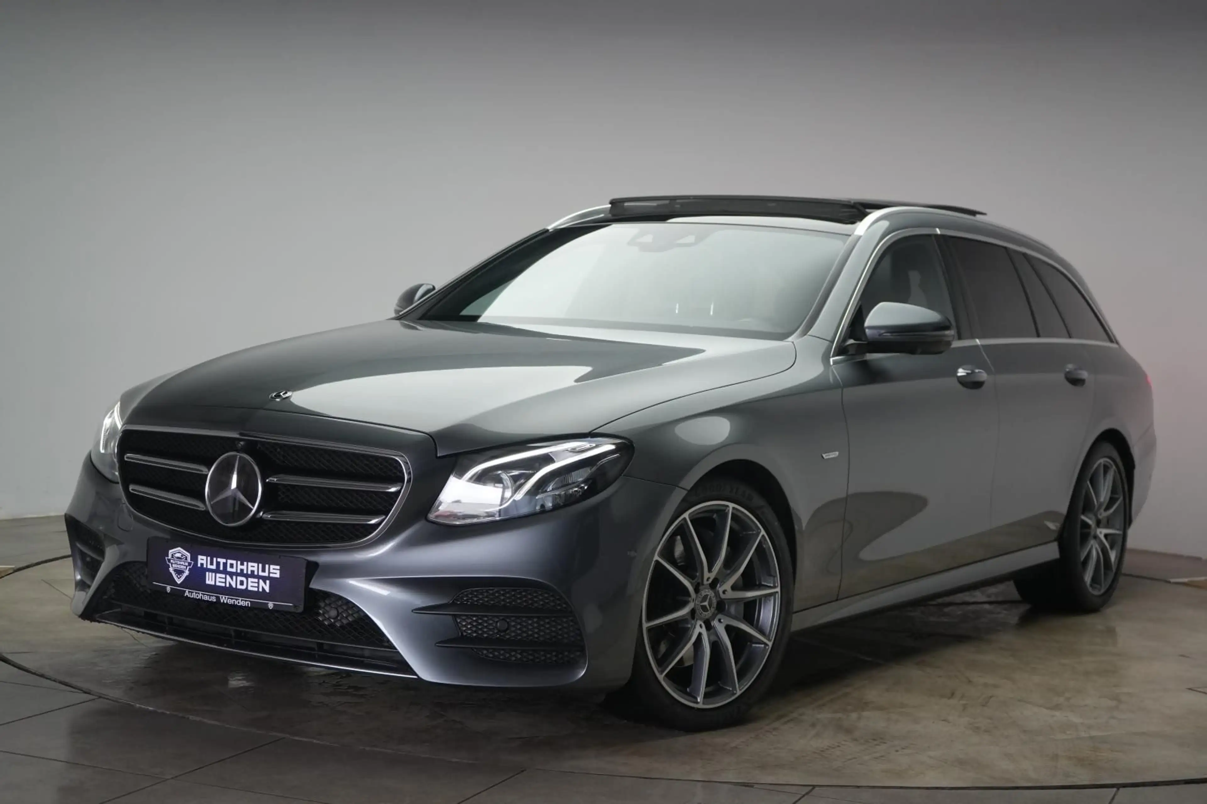 Mercedes-Benz E 300 d T 9G-Tronic AMG Distronic/Kamera/Burmest — photo 3