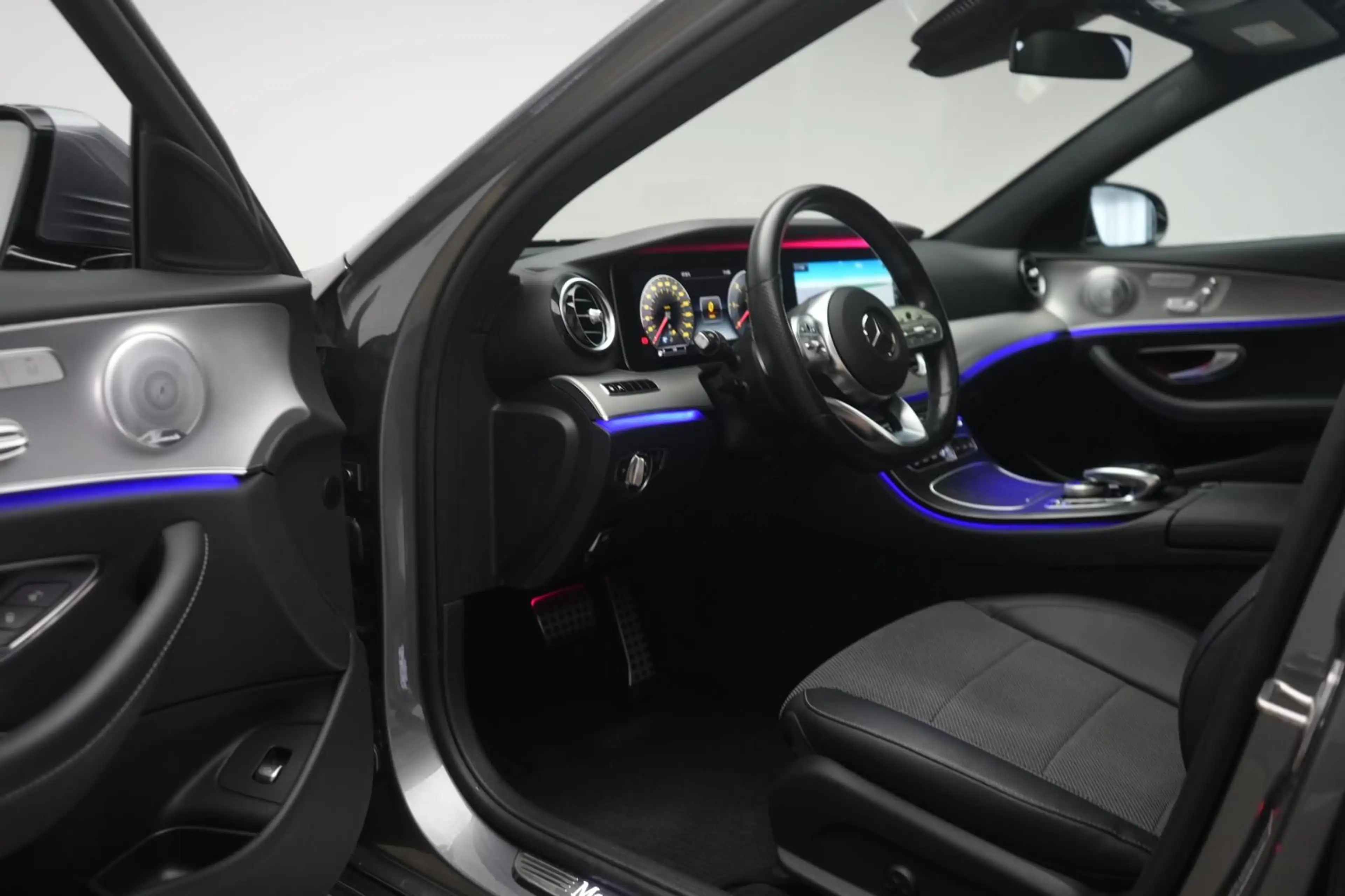 Mercedes-Benz E 300 d T 9G-Tronic AMG Distronic/Kamera/Burmest — photo 13