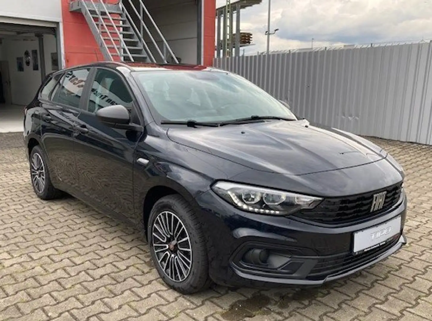 Fiat Tipo Kombi 1.6M-Jet/7"-Touch /Apple-Carplay/Klimaautom. Schwarz - 1