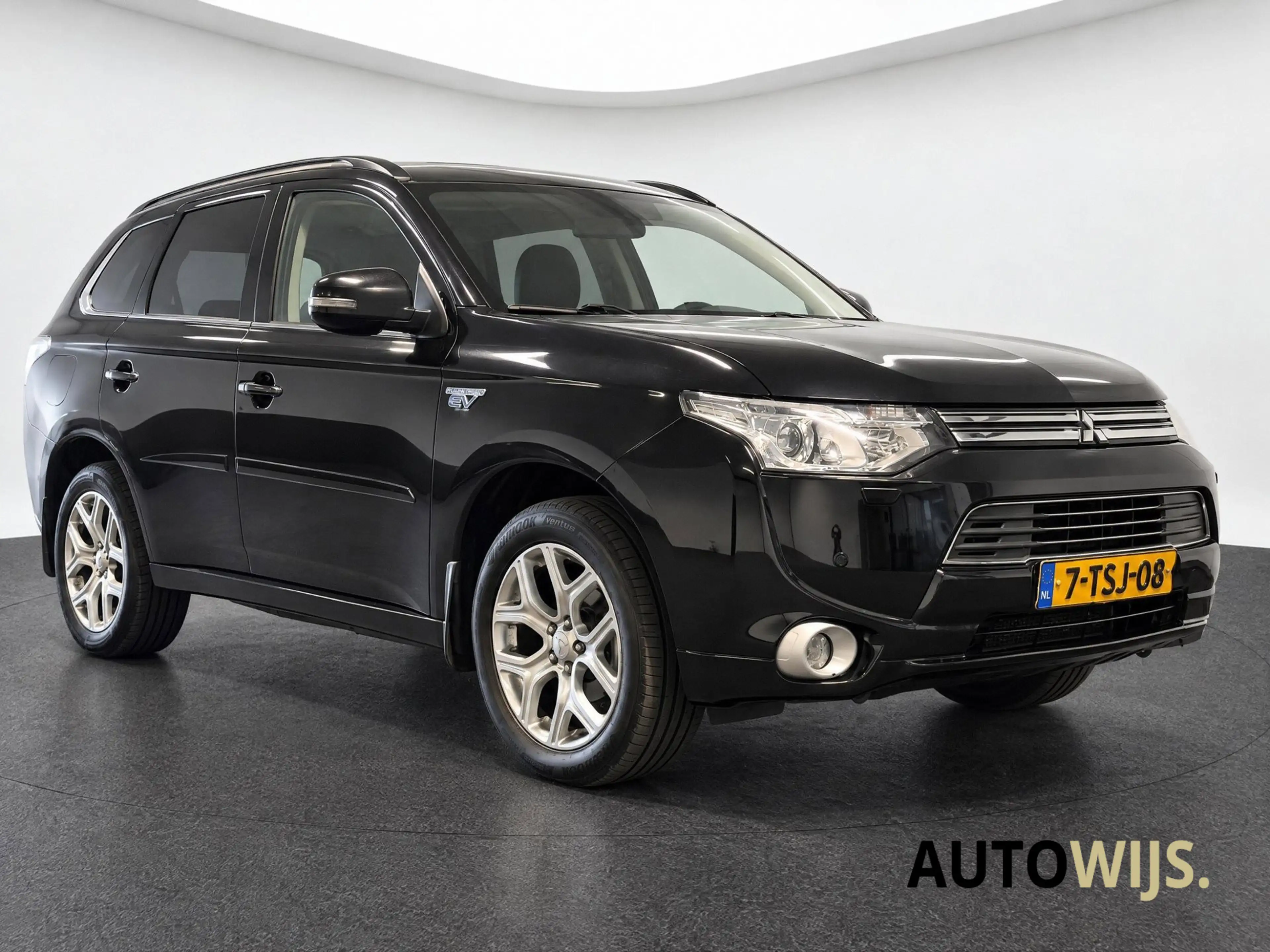 Mitsubishi Outlander 2.0 PHEV instyle+|PANO|LEDER|NL AUTO|TREKHAAK|VOL! — photo 4