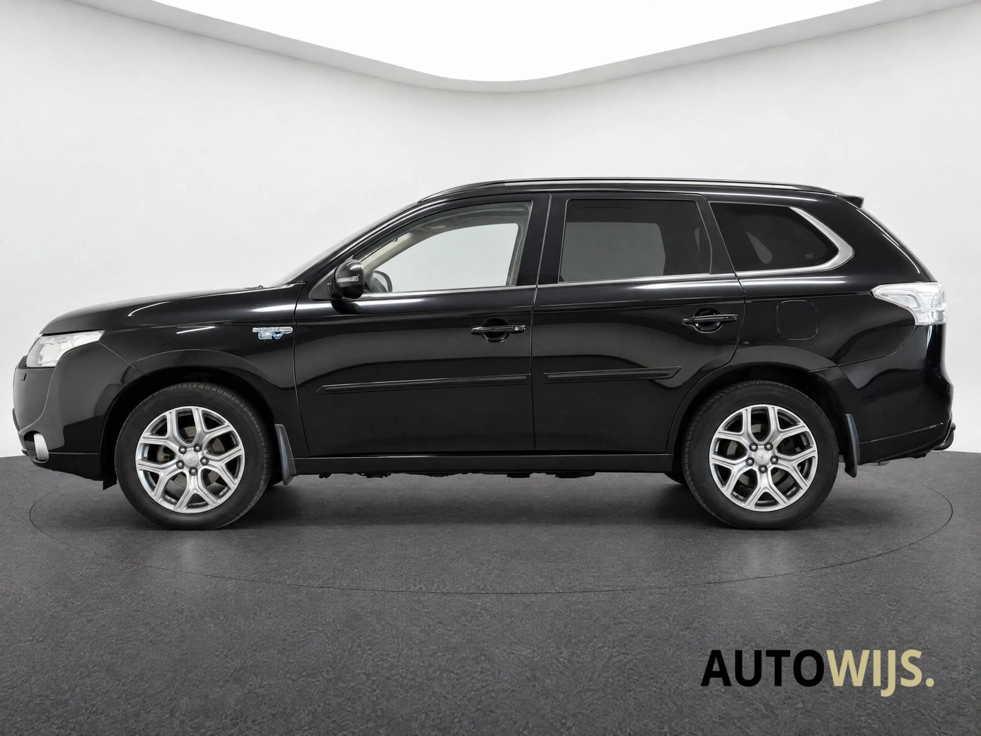 Mitsubishi Outlander 2.0 PHEV instyle+|PANO|LEDER|NL AUTO|TREKHAAK|VOL! — photo 6