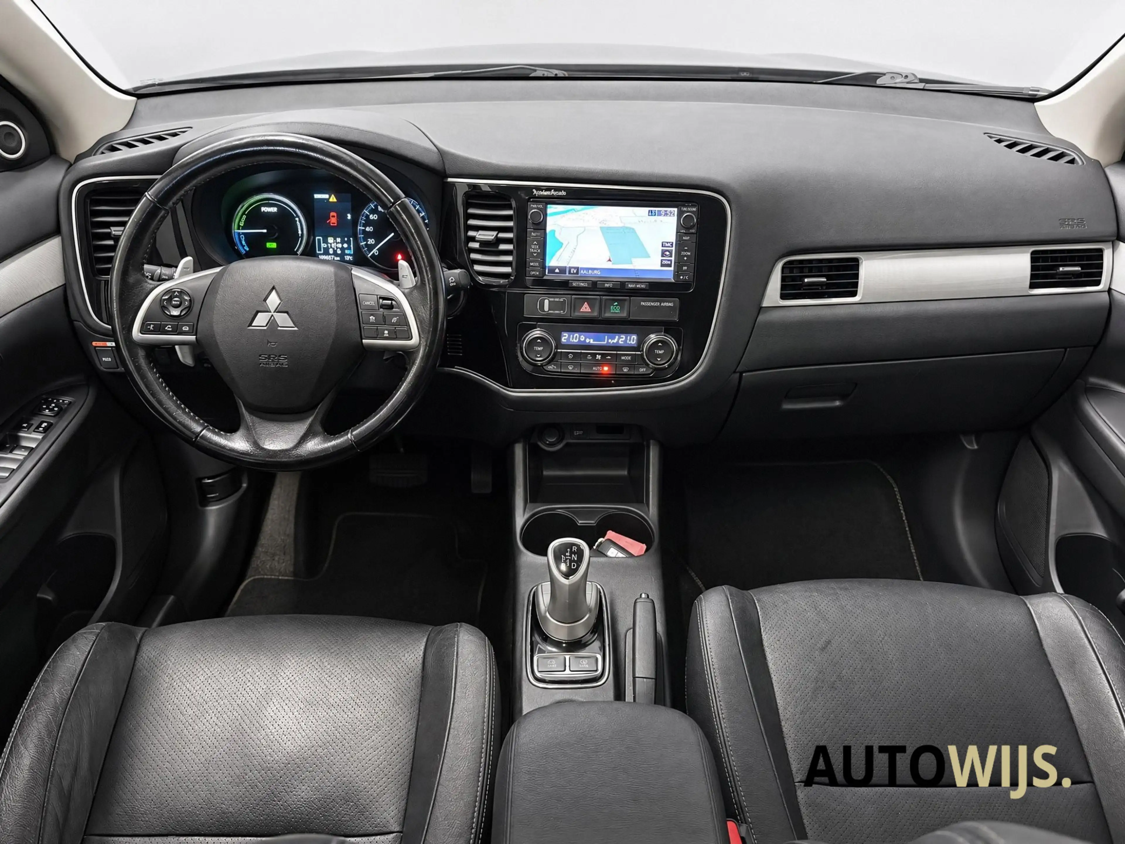 Mitsubishi Outlander 2.0 PHEV instyle+|PANO|LEDER|NL AUTO|TREKHAAK|VOL! — photo 5