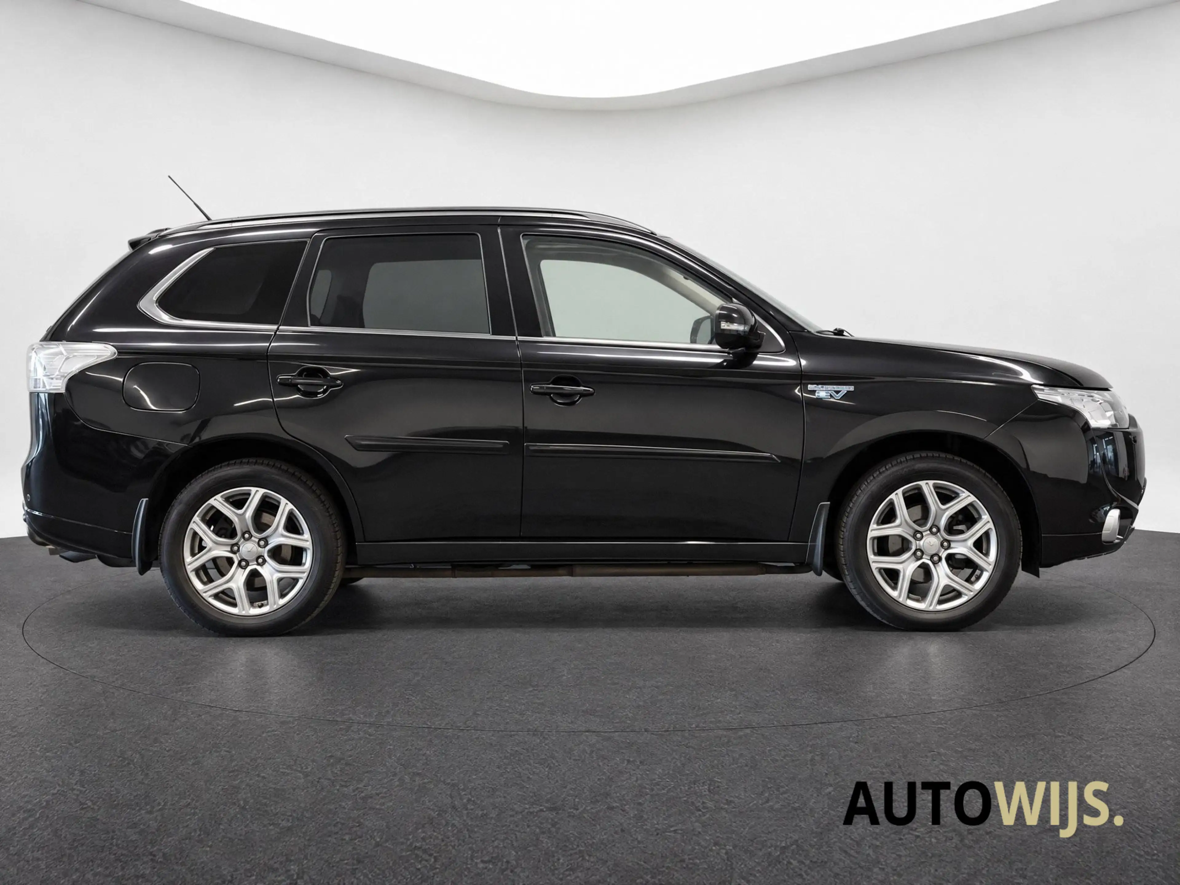 Mitsubishi Outlander 2.0 PHEV instyle+|PANO|LEDER|NL AUTO|TREKHAAK|VOL! — photo 10